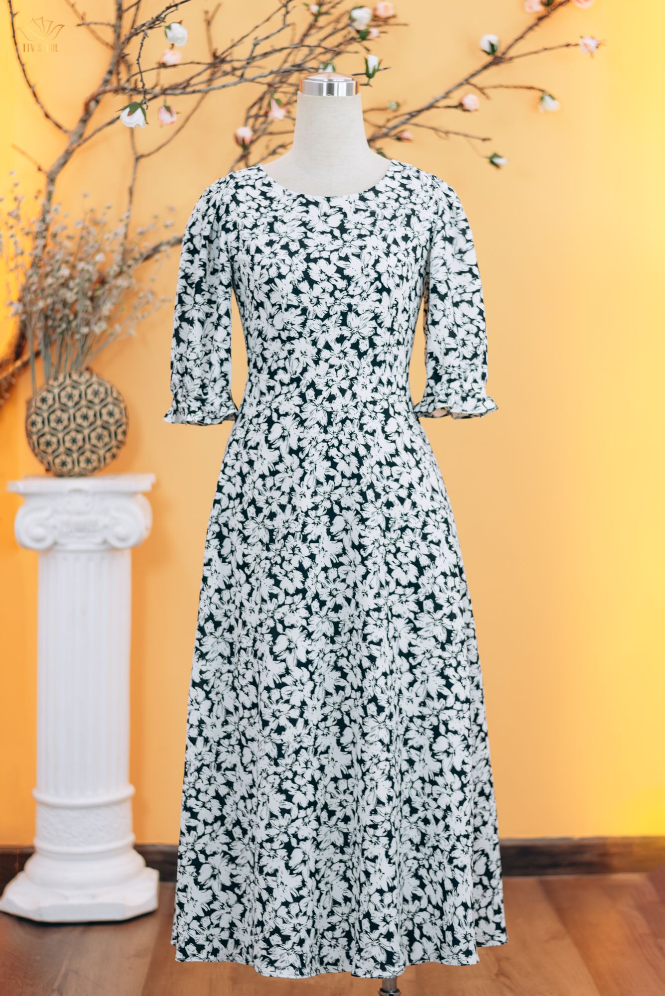 Đầm maxi - Cổ tròn tay lỡ - CD - Đen hoa trắng - TTV1742