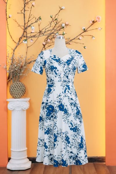 Đầm xòe - Cổ vuông tim kết nút tay ngắn - CD - Trắng hoa xanh - TTV1743