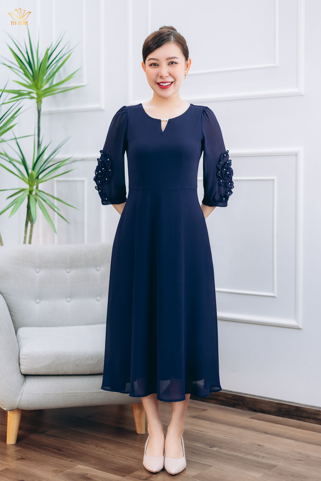 Đầm maxi - Cổ tròn đính ngọc tay lỡ kết hoa - CT - Xanh tím - TTV1439