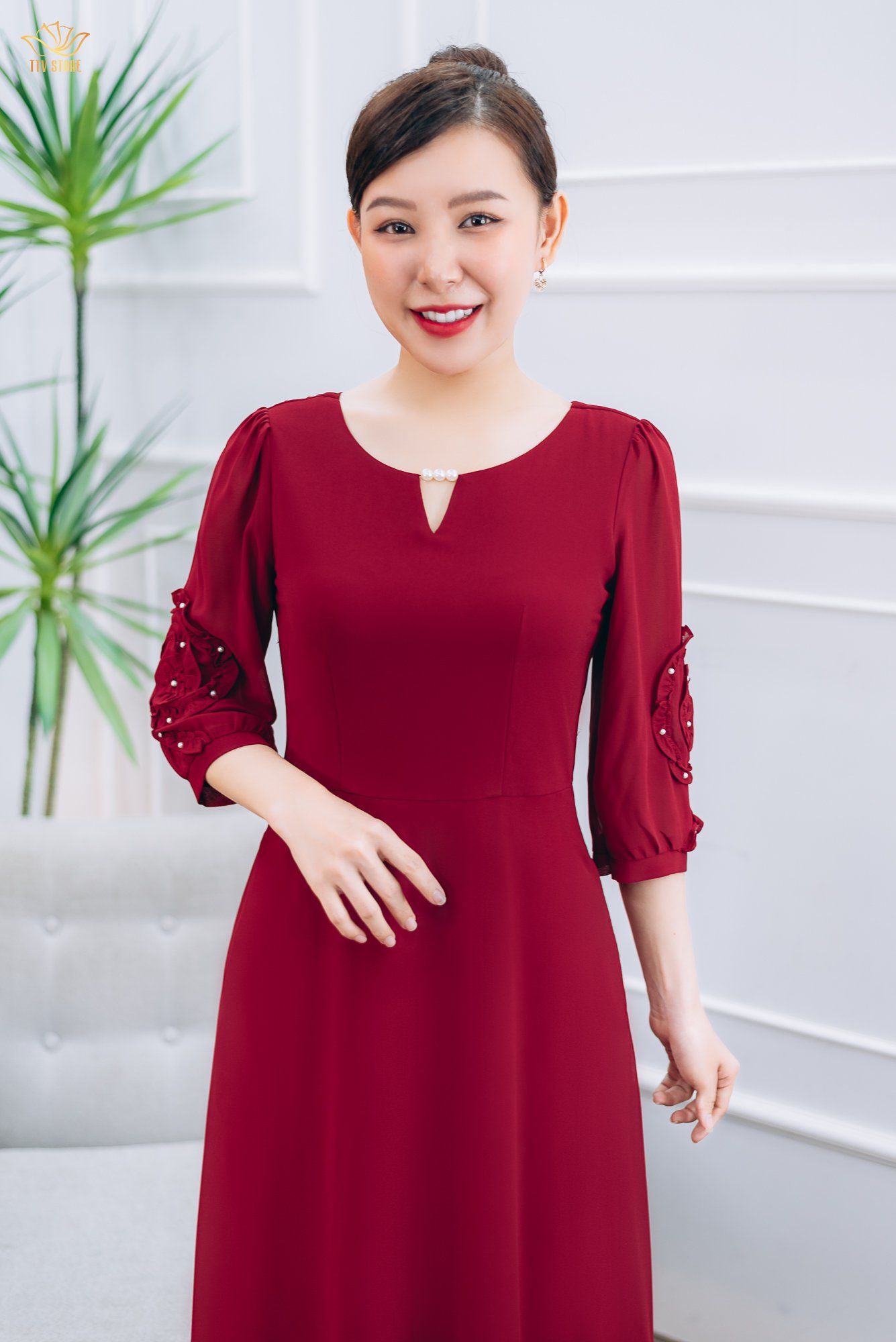 Đầm maxi - Cổ tròn đính ngọc tay lỡ kết hoa - CT - Đỏ đô - TTV1439