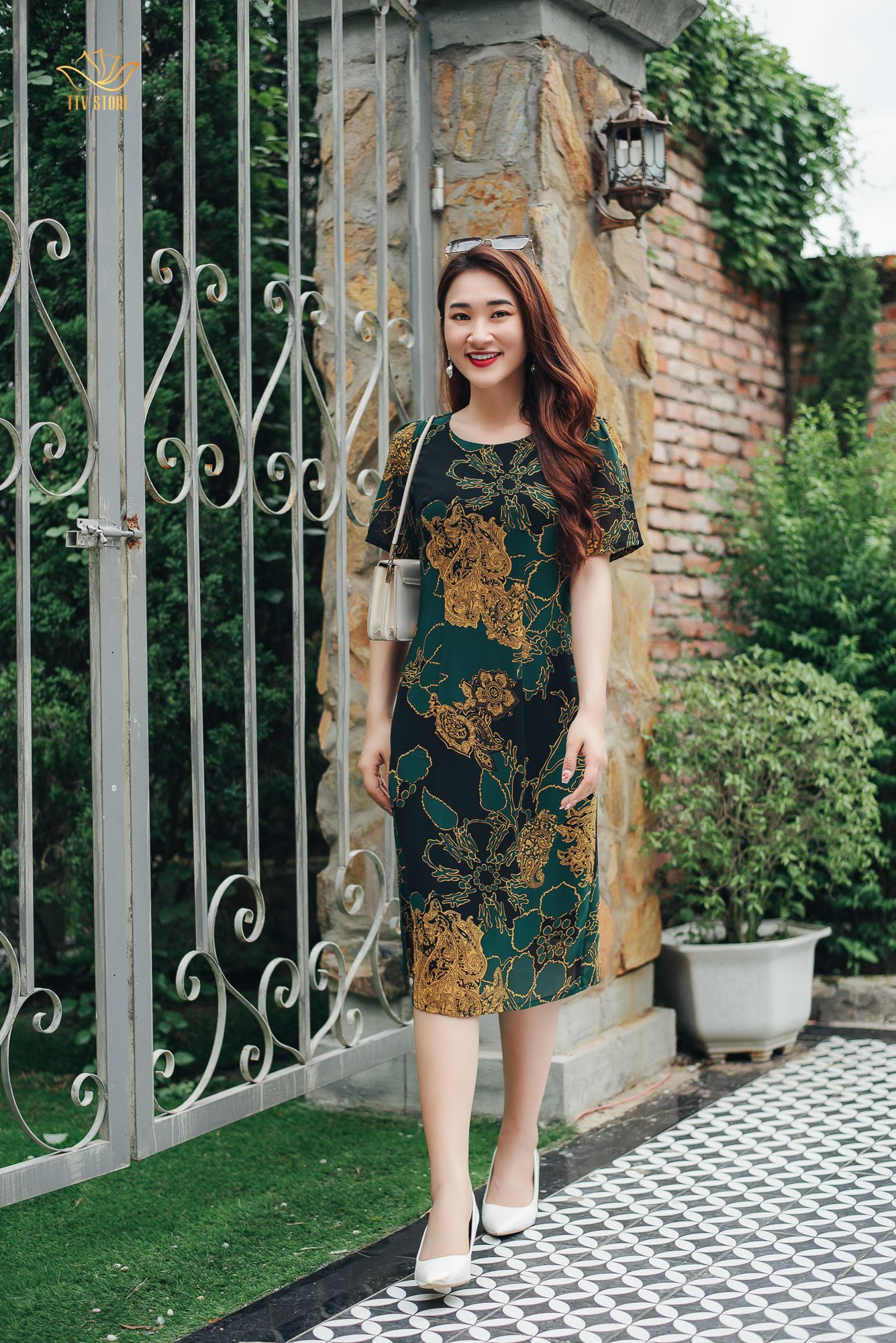 Đầm suông - Cổ tròn tay ngắn - CD - Đen họa tiết - TTV1117