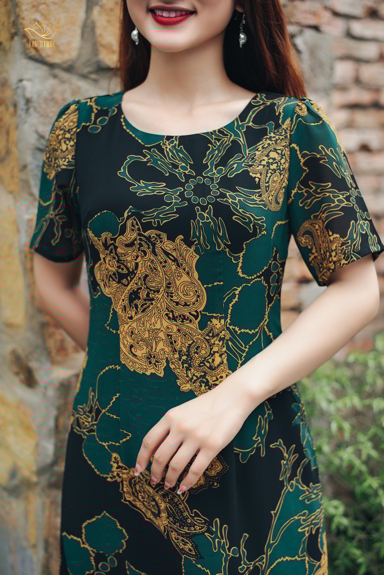 Đầm suông - Cổ tròn tay ngắn - CD - Đen họa tiết - TTV1117