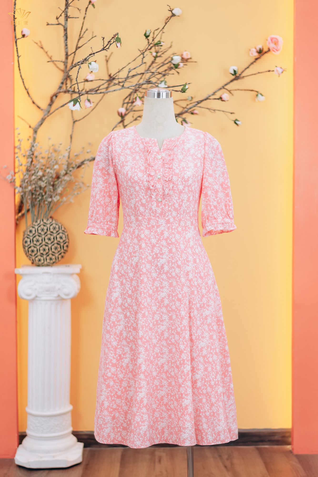 Đầm xòe - Cổ tròn khoét V kết nút tay lỡ - CD - Hồng hoa trắng - TTV1749