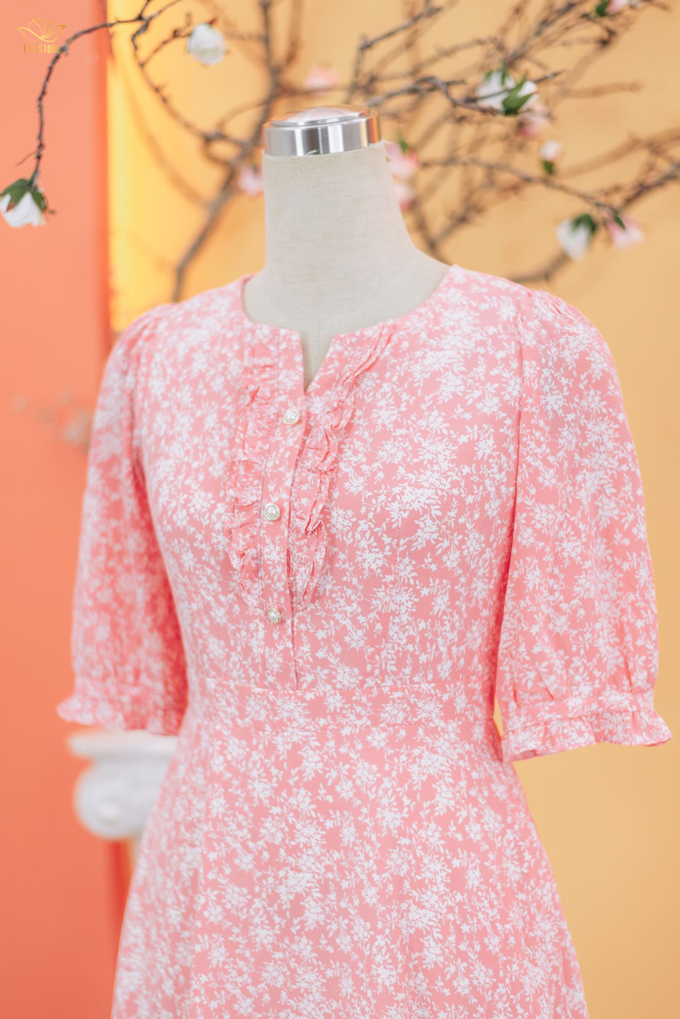 Đầm xòe - Cổ tròn khoét V kết nút tay lỡ - CD - Hồng hoa trắng - TTV1749