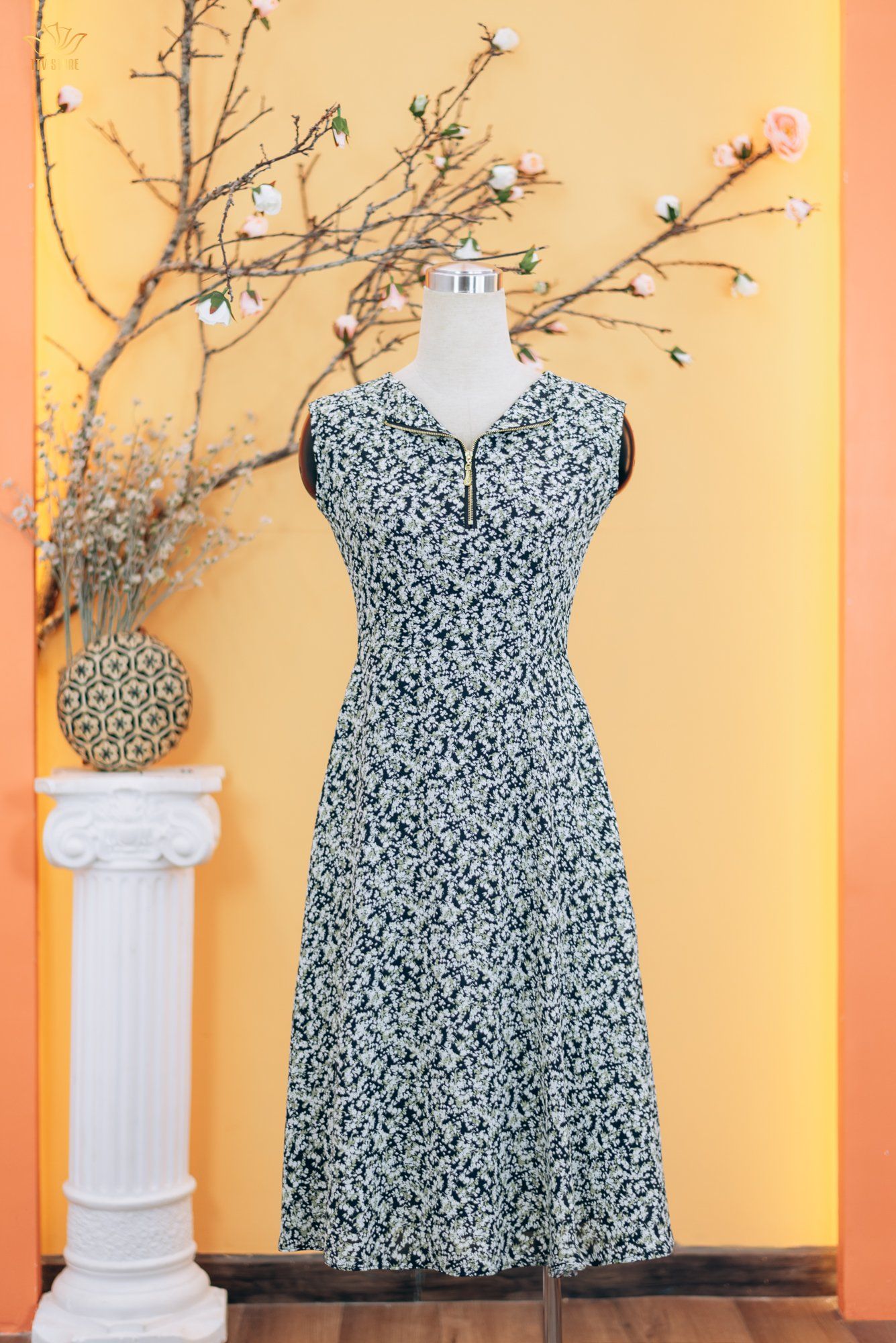 Đầm xòe - Cổ cánh én cách điệu tay sát nách - CV - Đen hoa trắng - TTV1744