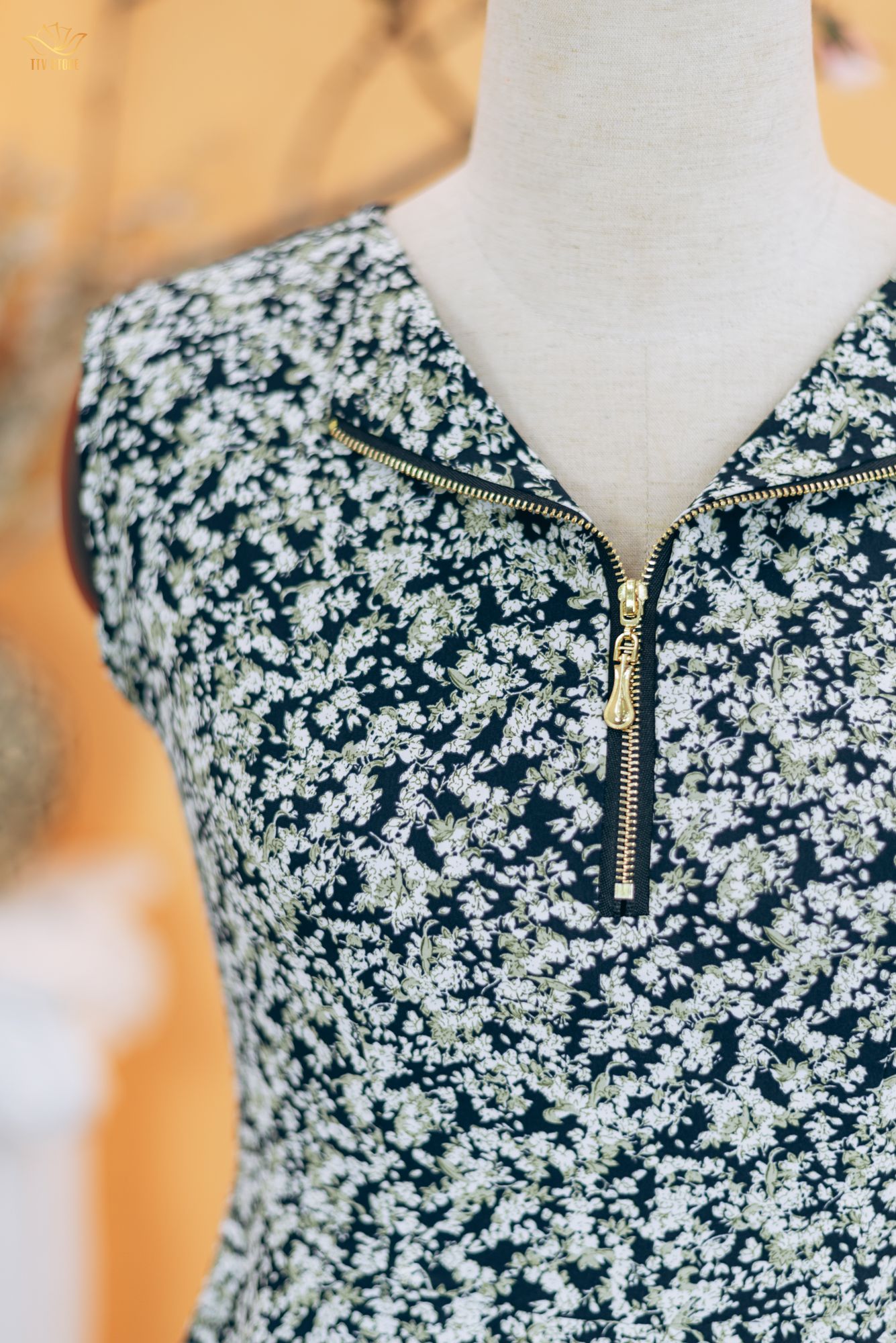 Đầm xòe - Cổ cánh én cách điệu tay sát nách - CV - Đen hoa trắng - TTV1744