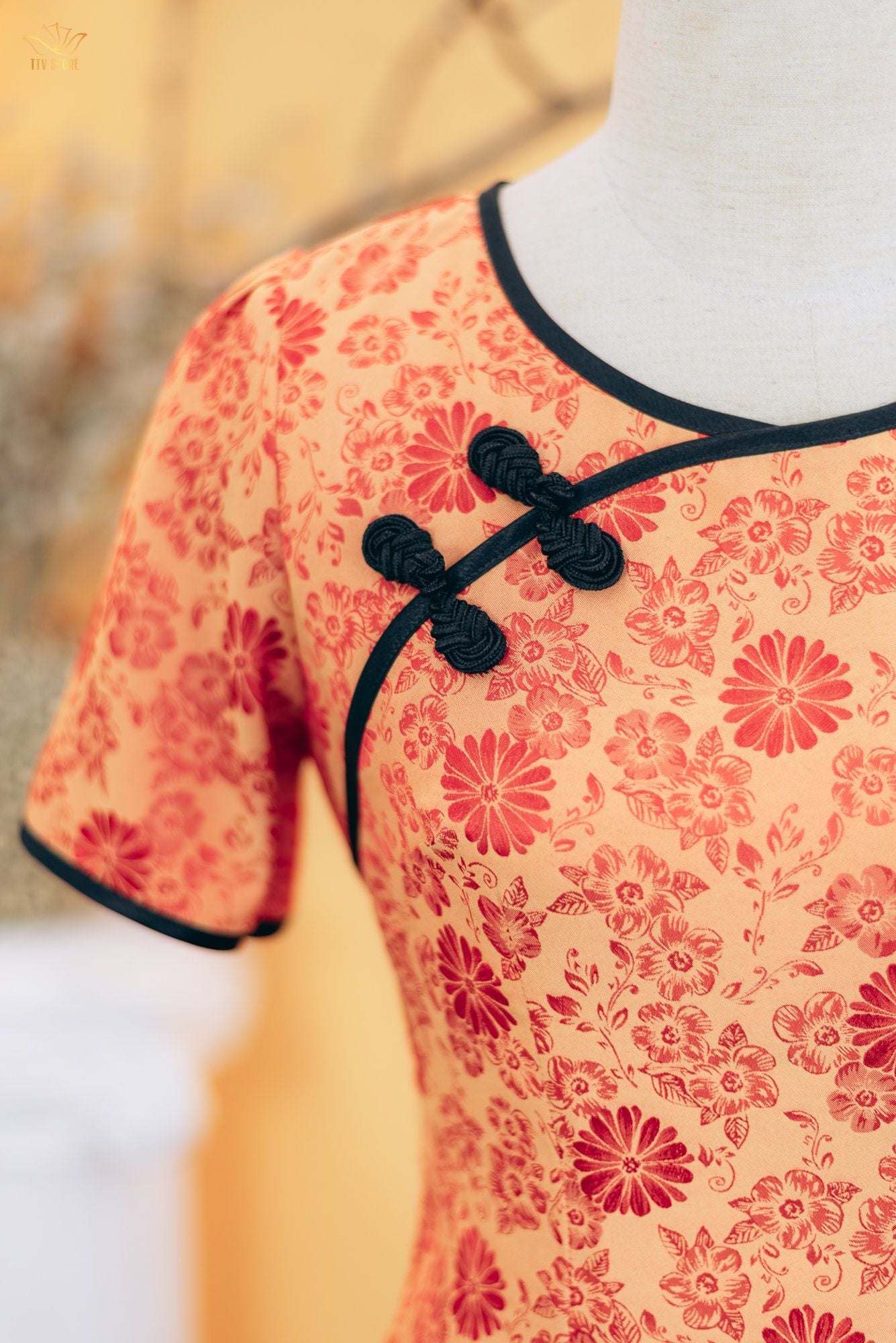 Body - Sườn xám cổ tròn nút thắt tàu tay ngắn - CD - Cam hoa - TTV1757