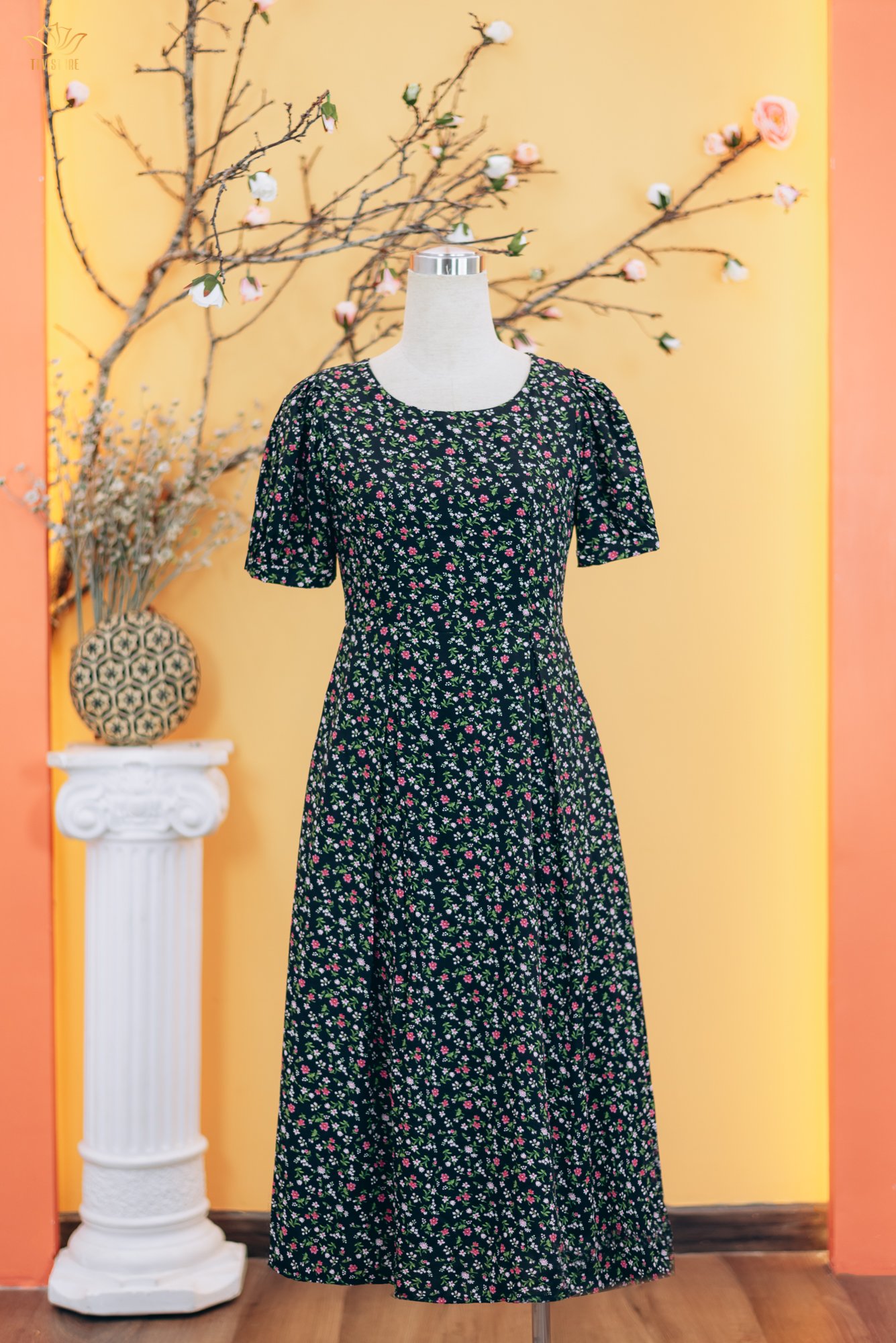 Đầm xòe - Cổ tròn tay ngắn - AH - Đen hoa nhí - TTV1747