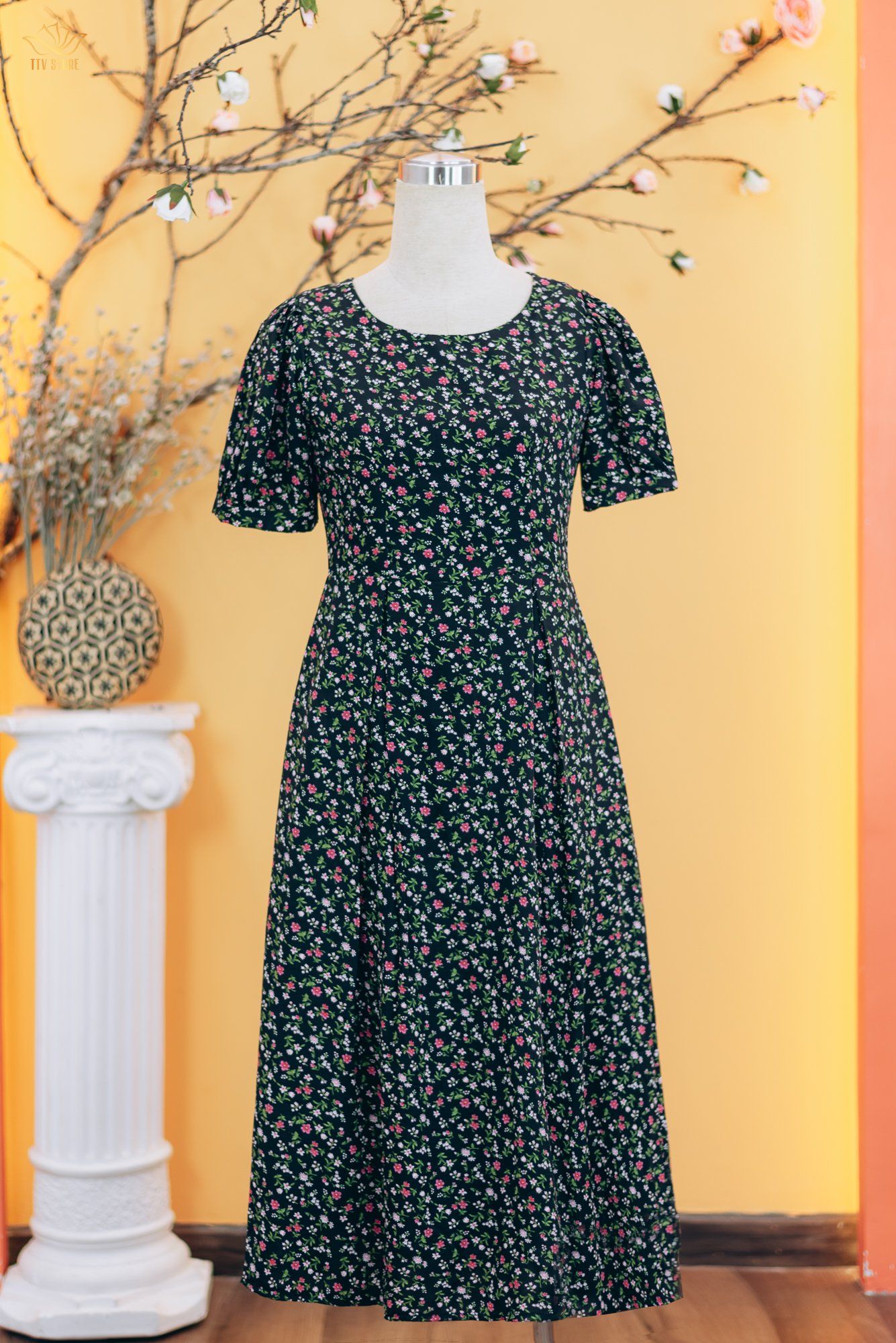 Đầm xòe - Cổ tròn tay ngắn - AH - Đen hoa nhí - TTV1747