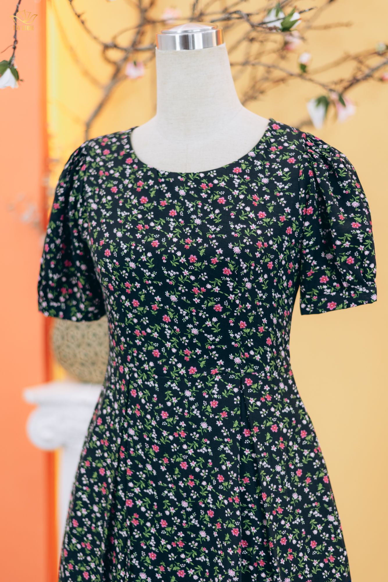 Đầm xòe - Cổ tròn tay ngắn - AH - Đen hoa nhí - TTV1747