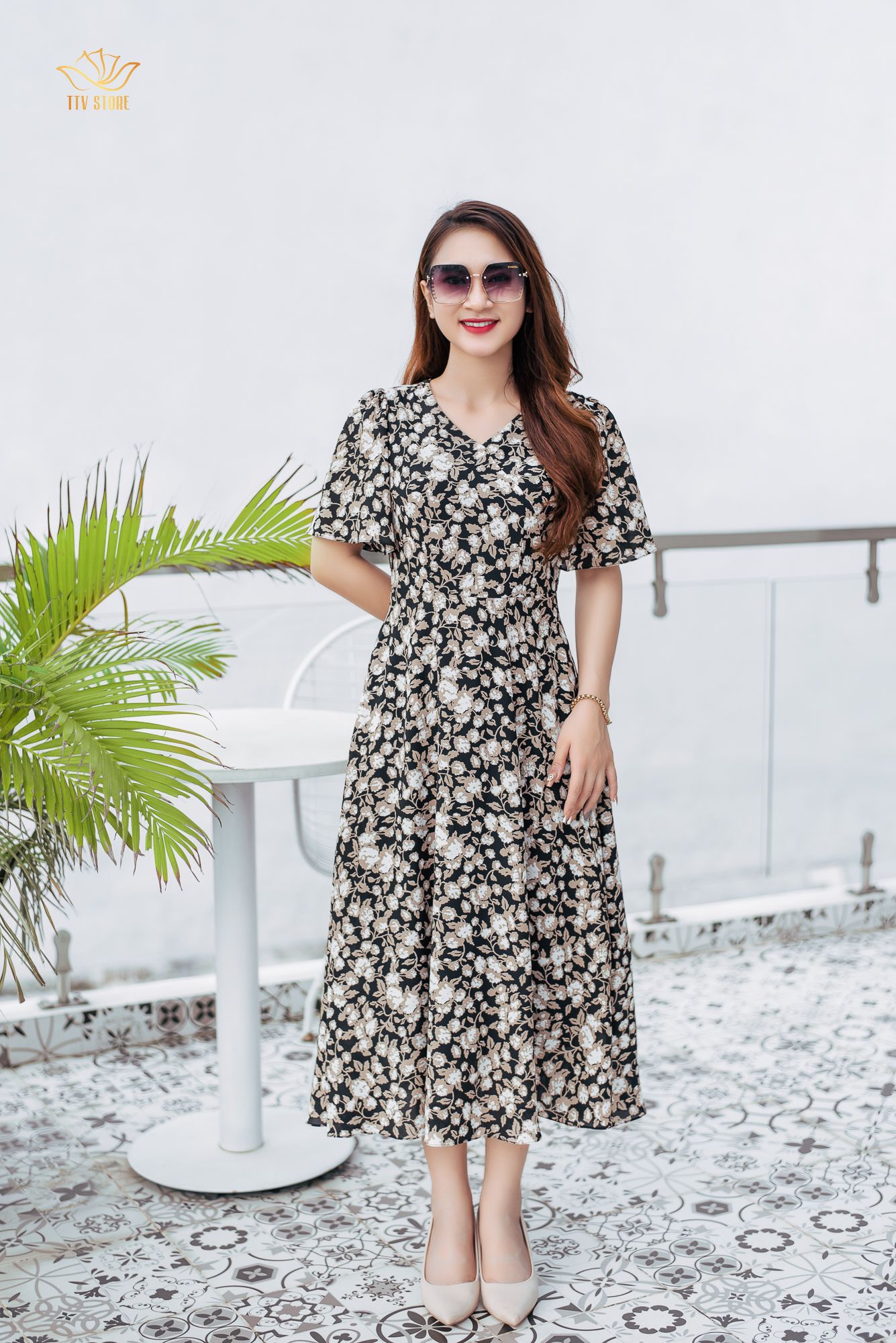 Maxi - Cổ tim tay loe - CT - Đen hoa trắng - TTV1134