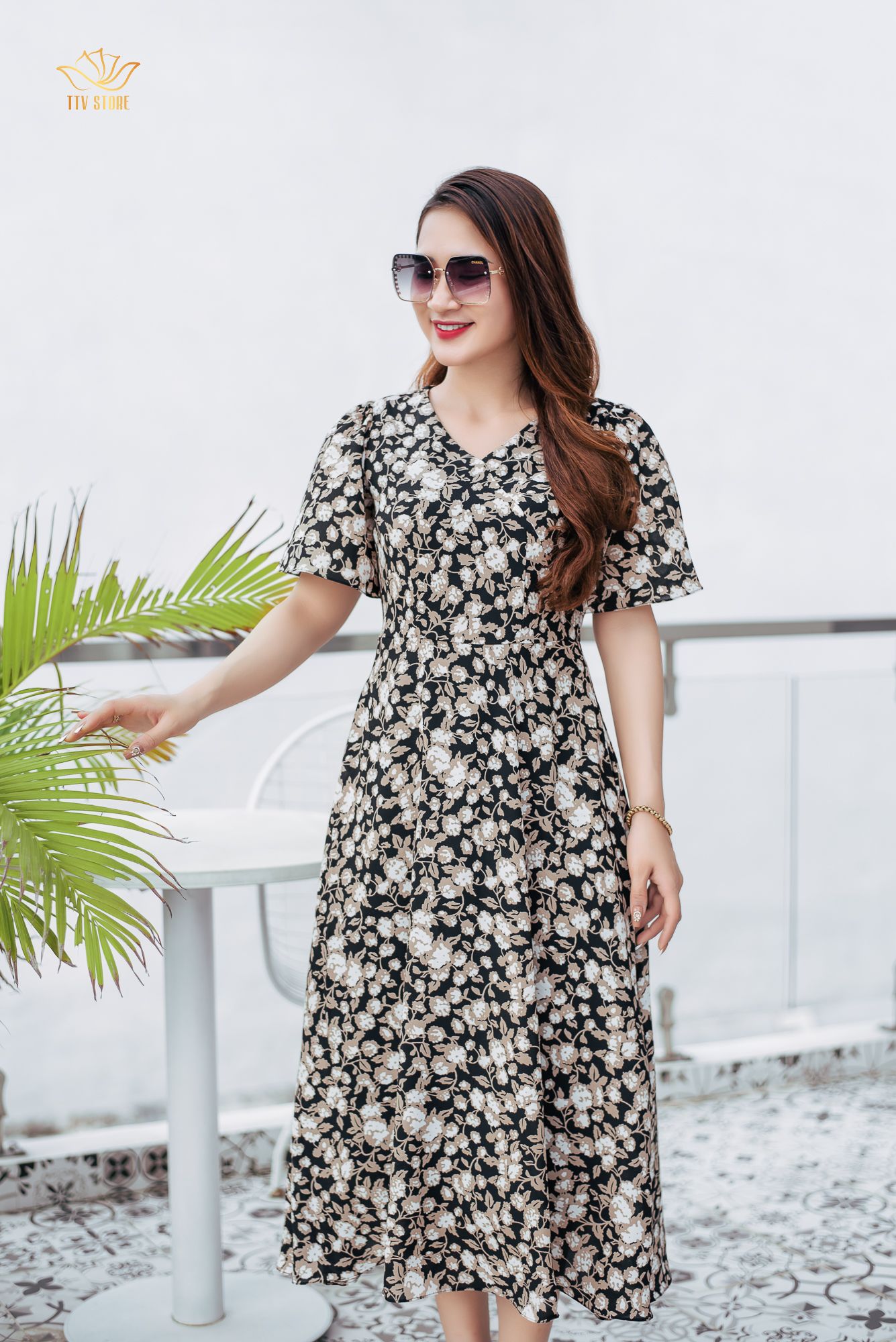 Maxi - Cổ tim tay loe - CT - Đen hoa trắng - TTV1134