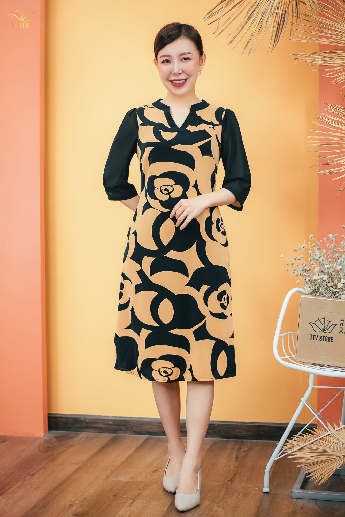 Đầm suông - Cổ tròn khoét V tay lỡ - CV - Da họa tiết - TTV1470