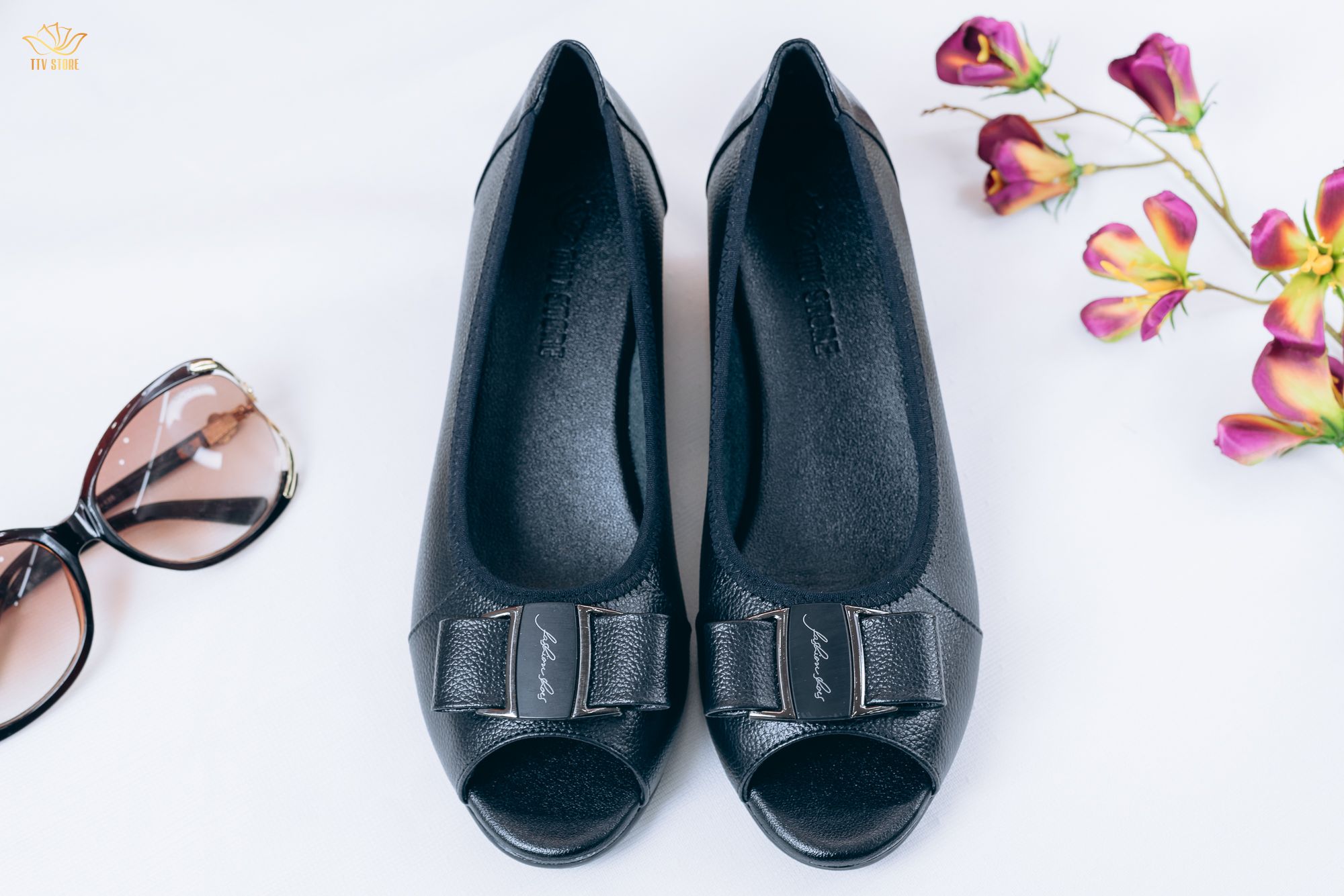 D15 - Giày đế xuồng đính nơ khóa - Đen