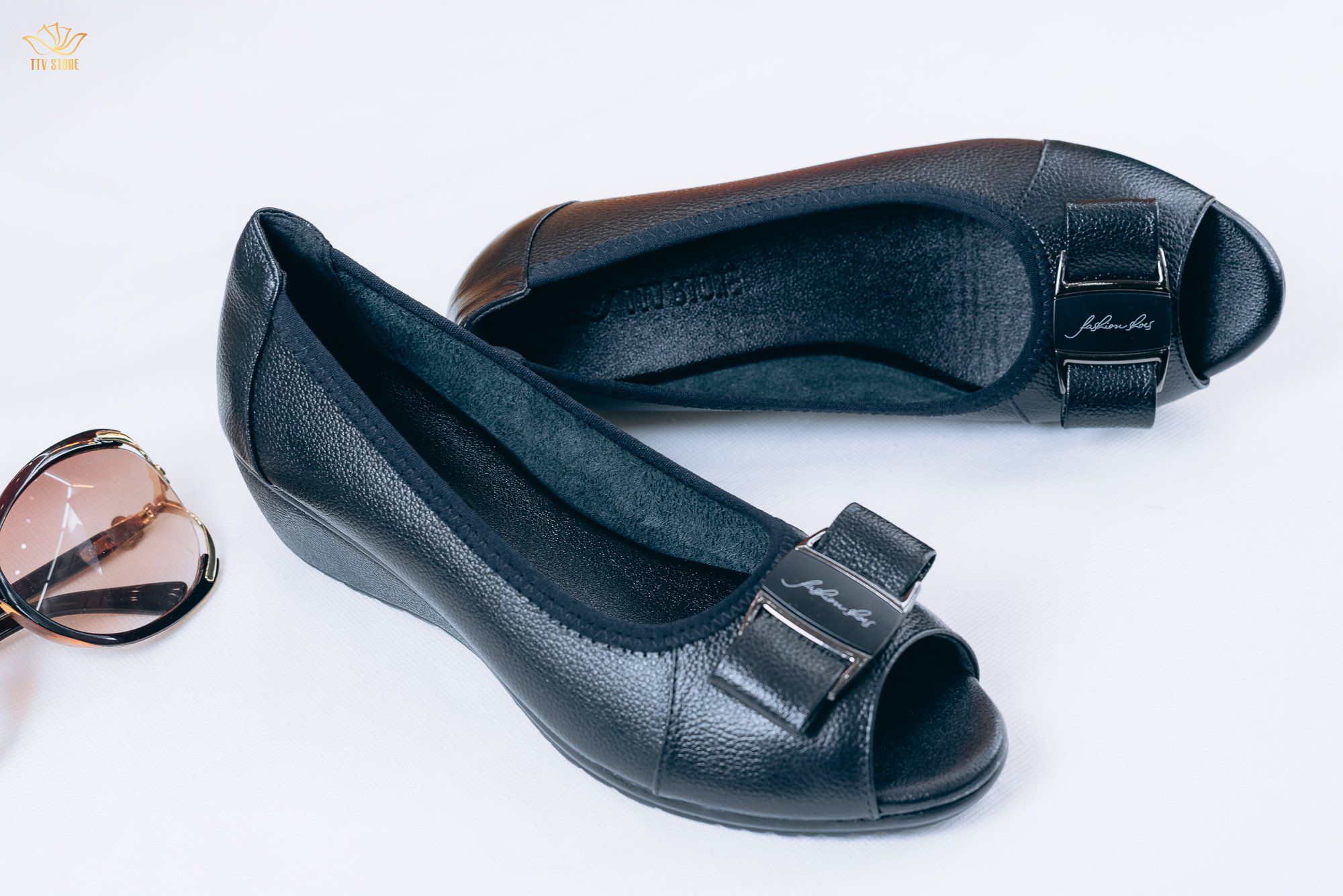 D15 - Giày đế xuồng đính nơ khóa - Đen