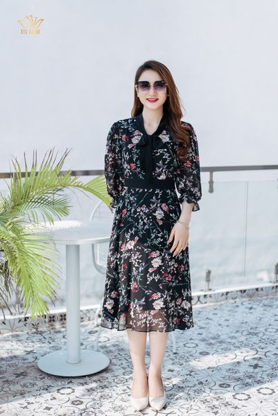 Đầm xoè - Cổ tim cột nơ kết nút tay lỡ  - Đen hoa - TTV1141