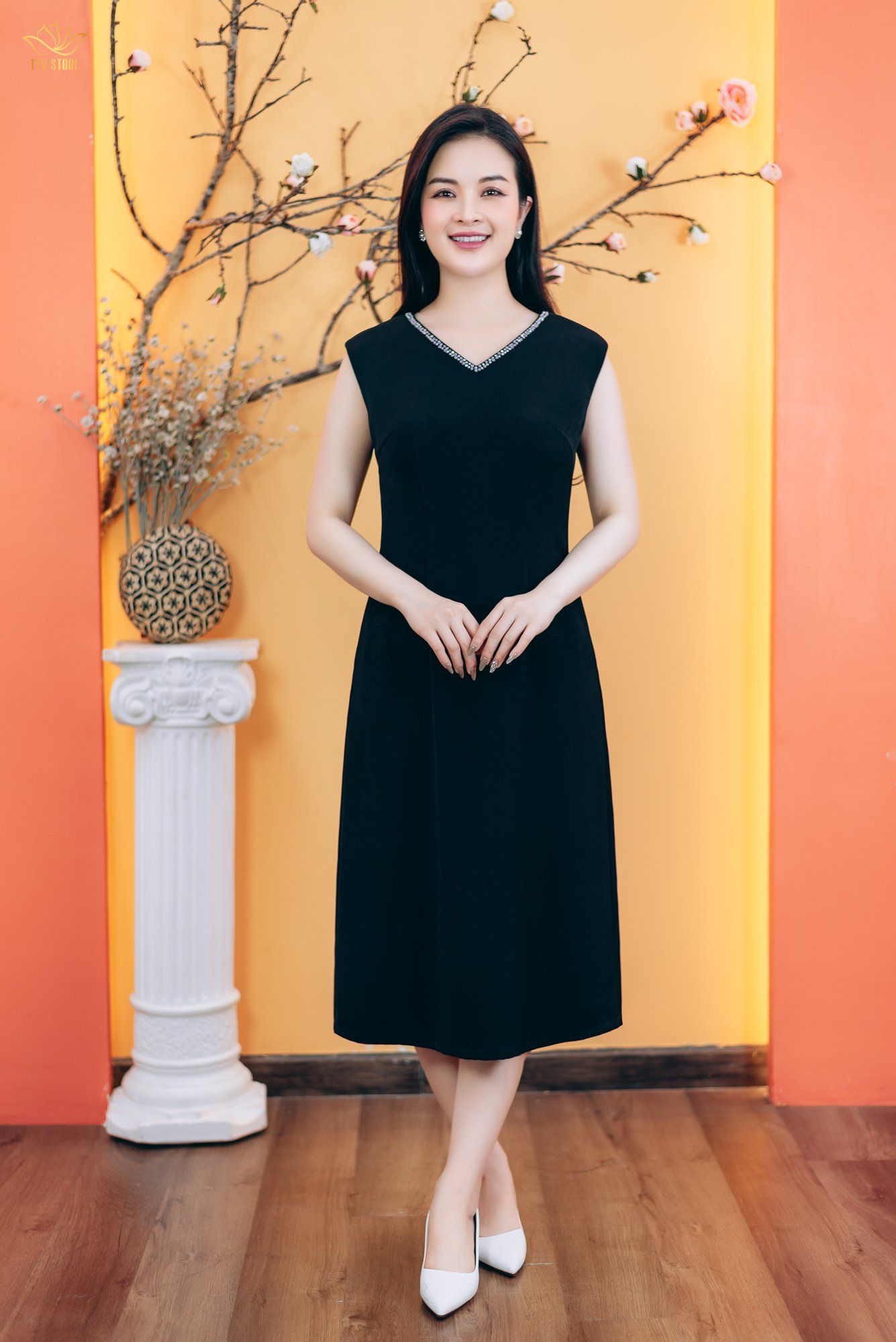 Đầm suông A - Cổ tim kết hạt đá tay sát nách - CD - Đen - TTV1777