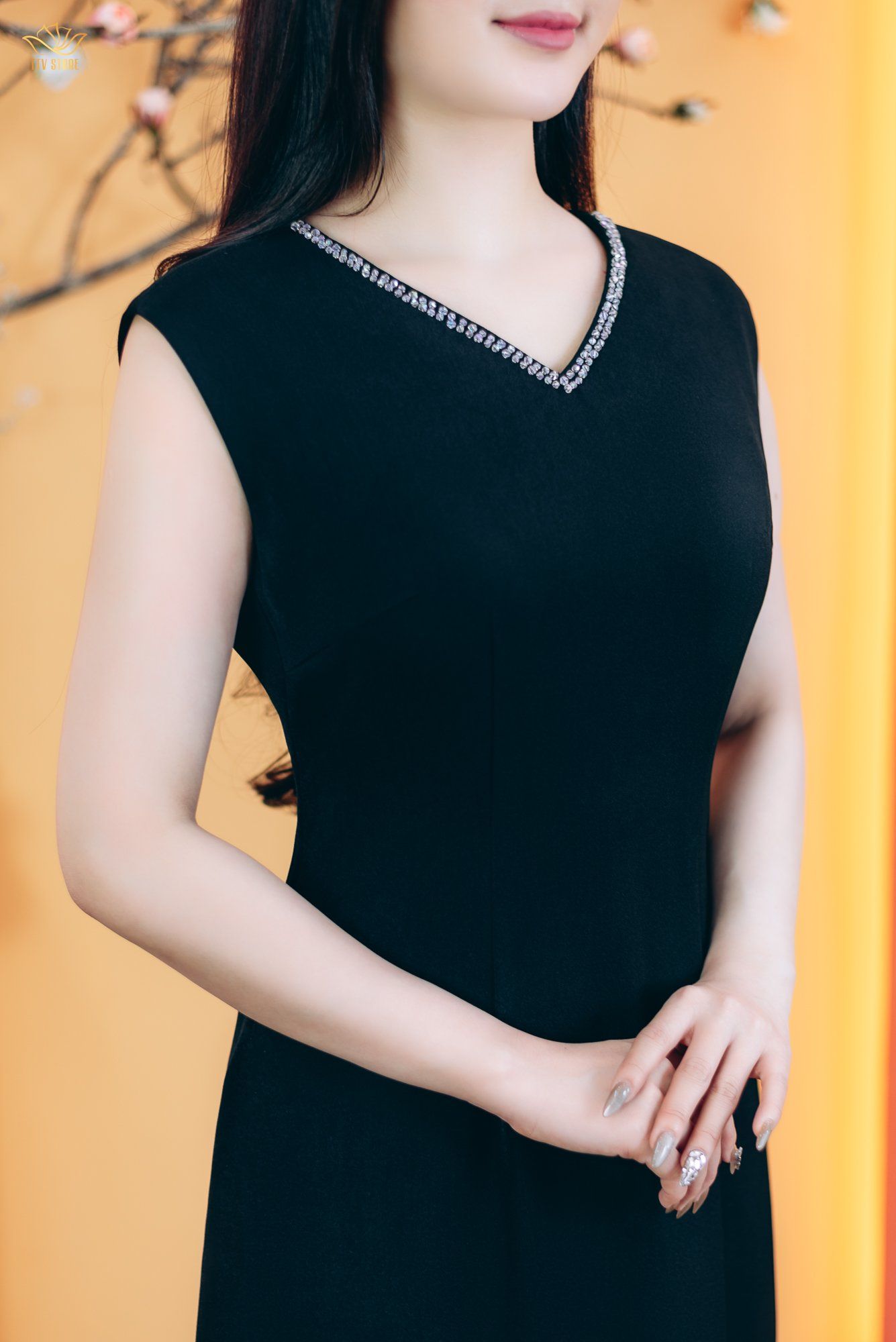 Đầm suông A - Cổ tim kết hạt đá tay sát nách - CD - Đen - TTV1777