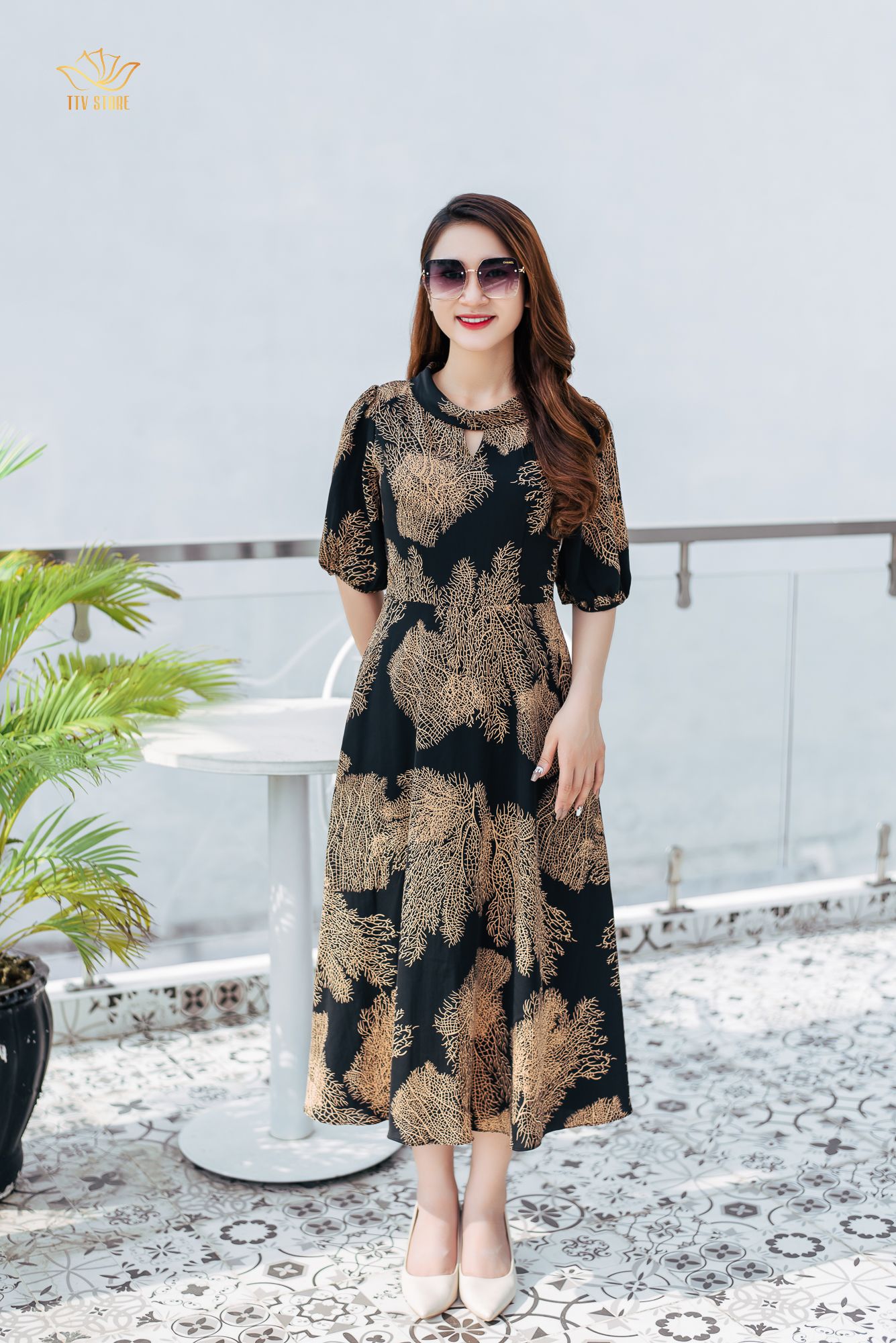 Maxi - Cổ tròn khoét V tay lỡ - CT - Đen lá nâu - TTV1161