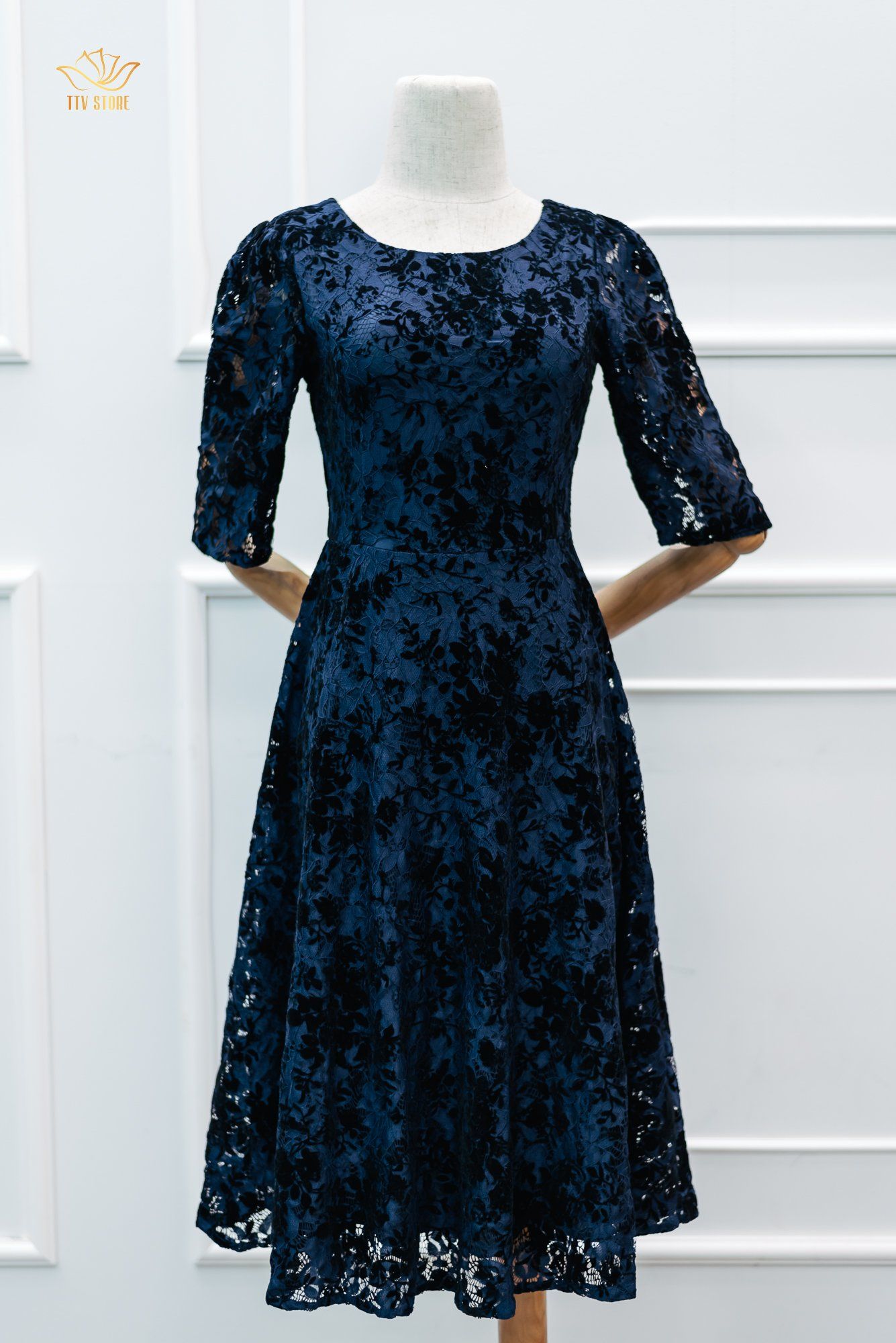 Đầm xoè - Cổ tròn tay lỡ - CT - Ren nhung xanh đen - TTV1172