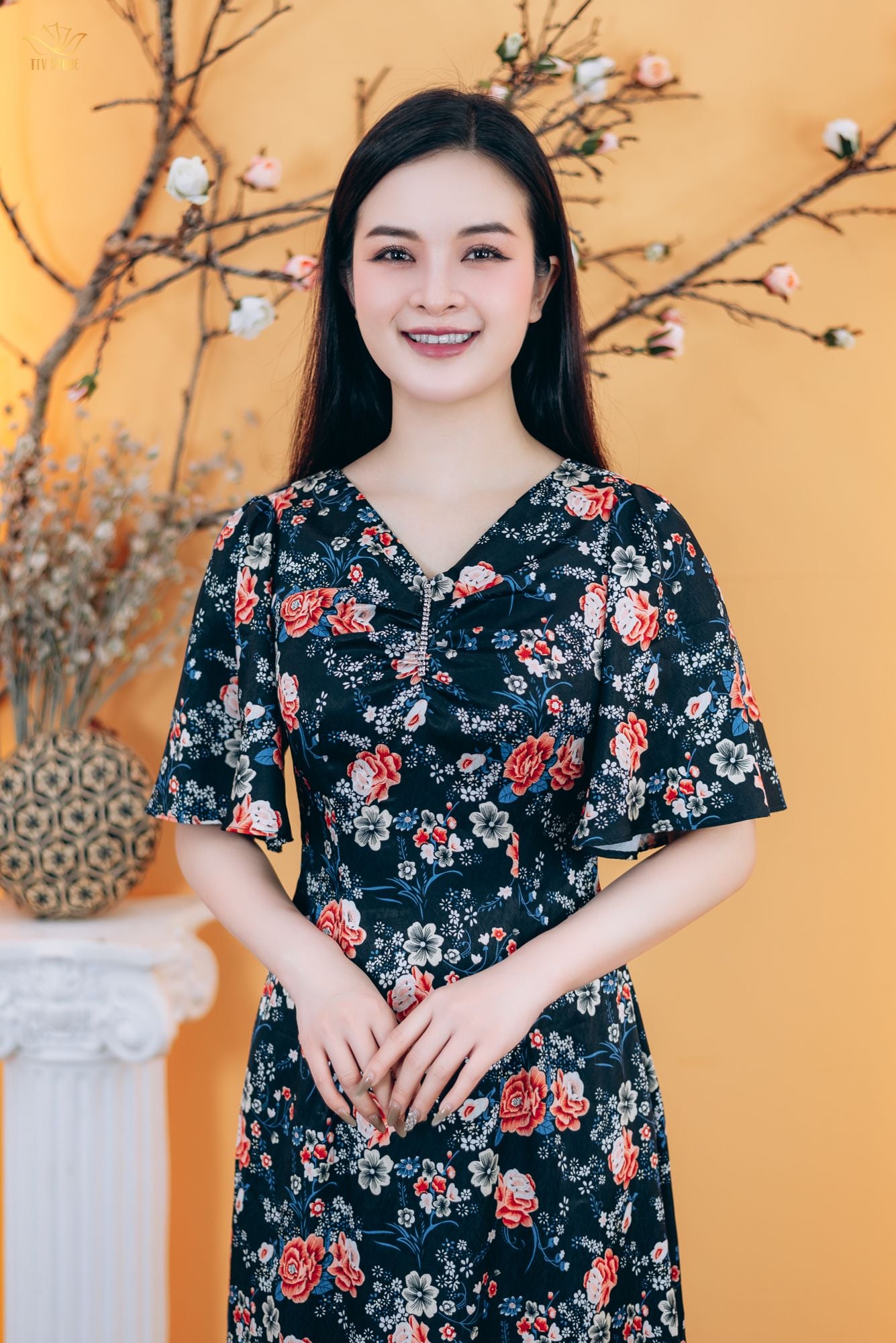 Đầm xòe A - Cổ tim kết đá tay loe - CD - Đen hoa cam - TTV1799