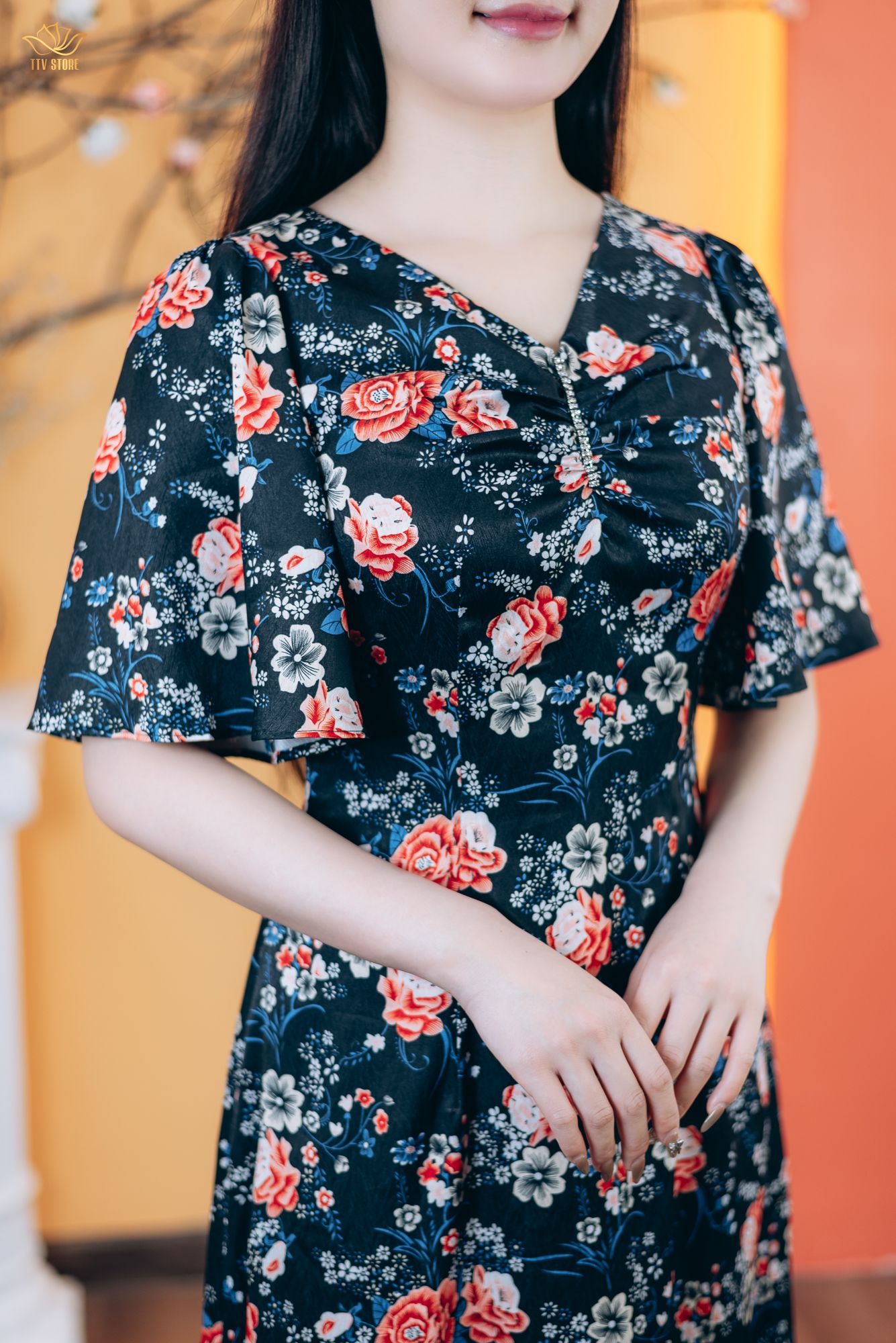 Đầm xòe A - Cổ tim kết đá tay loe - CD - Đen hoa cam - TTV1799