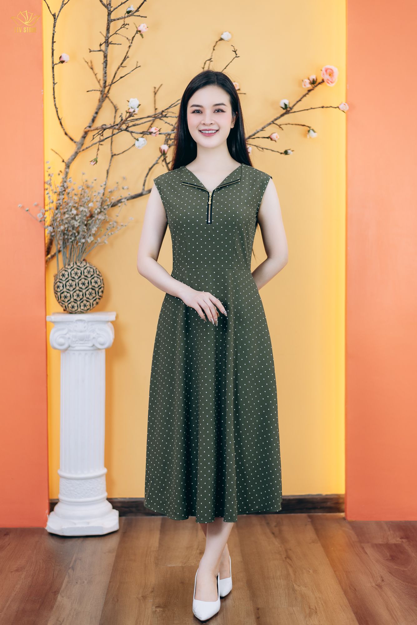 Đầm xòe - Cổ cánh én cách điệu tay sát nách - CV - Xanh chấm bi trắng - TTV1812