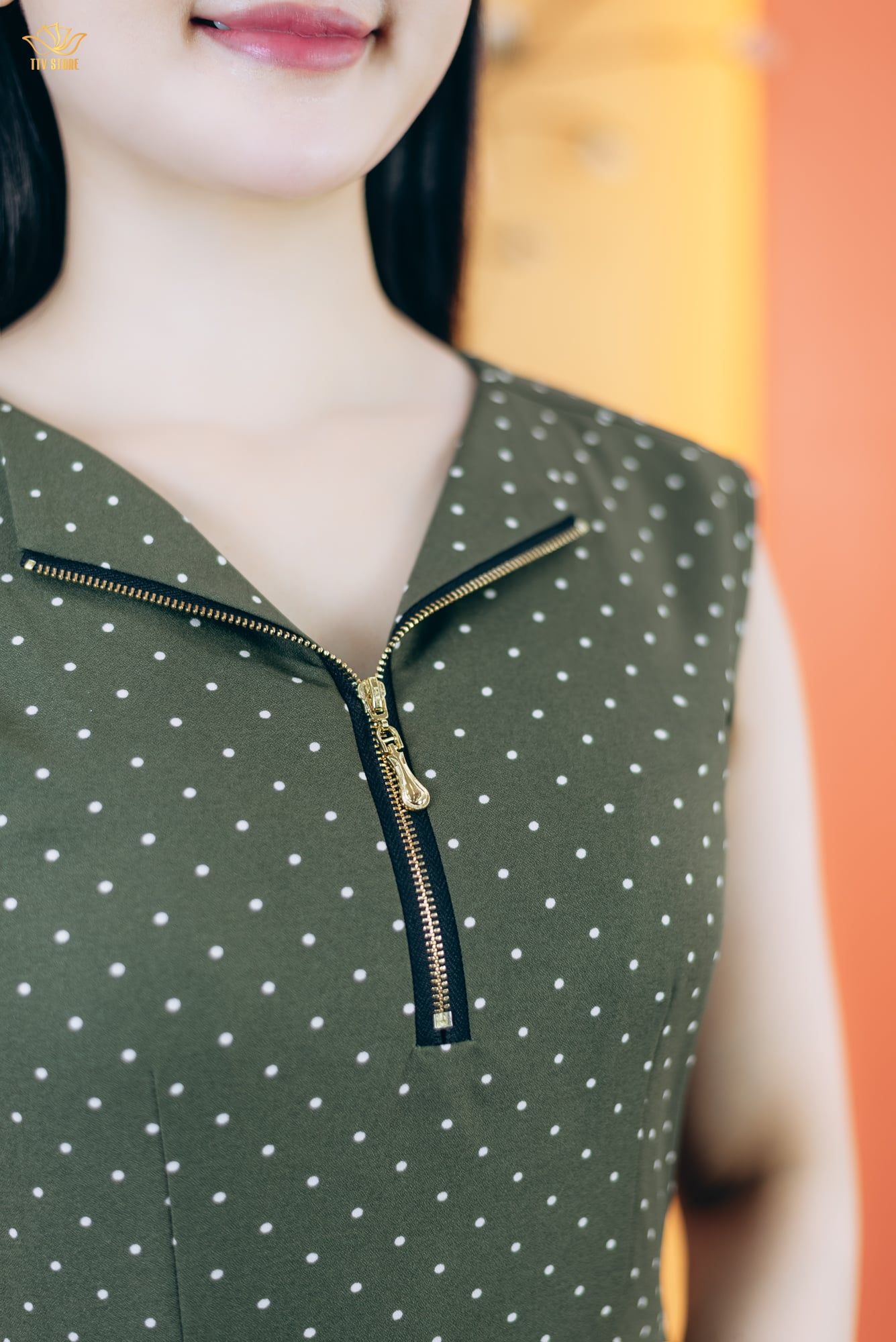 Đầm xòe - Cổ cánh én cách điệu tay sát nách - CV - Xanh chấm bi trắng - TTV1812