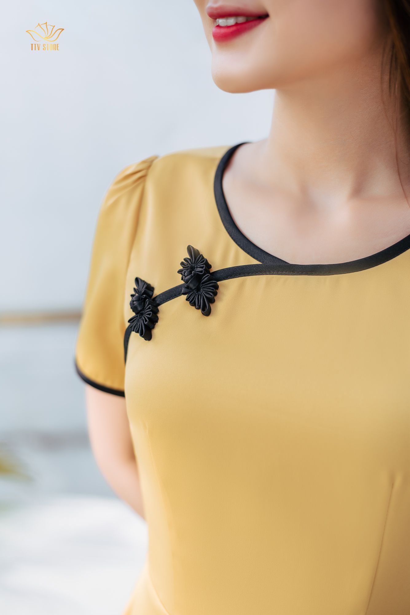 Maxi - Cổ tròn tay ngắn - CD - Vàng - TTV1177