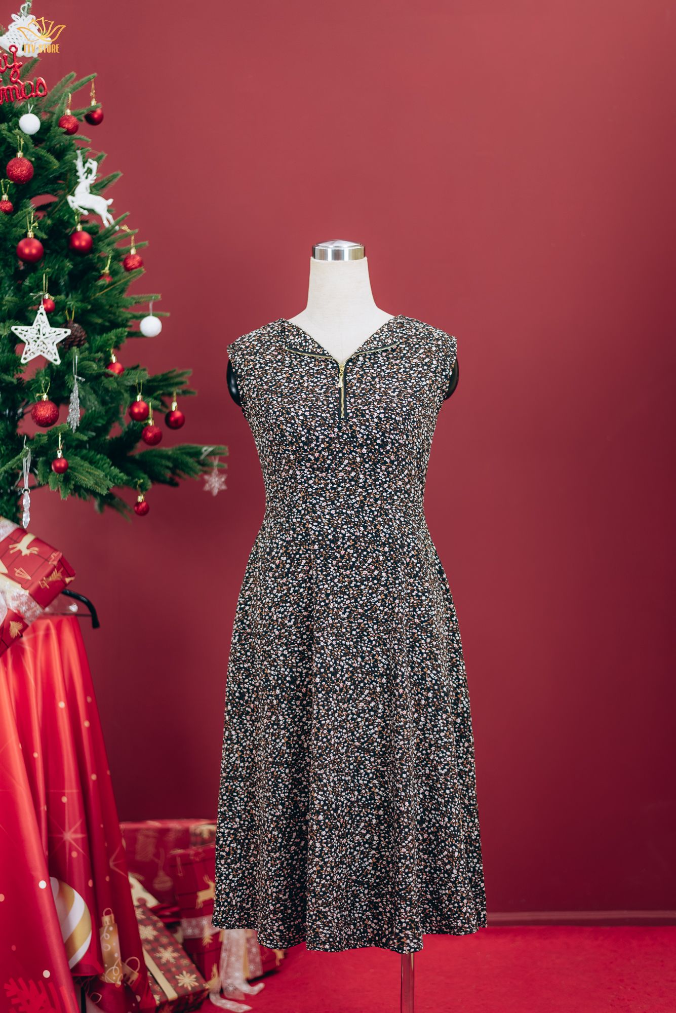 Đầm xòe - Cổ cánh én cách điệu tay sát nách - CV - Đen hoa nhí - TTV1798