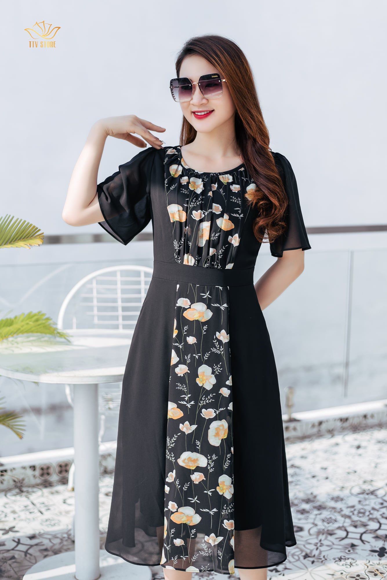 Đầm xoè - Cổ tròn xếp li tay loe - CD - Đen hoa kem - TTV1194