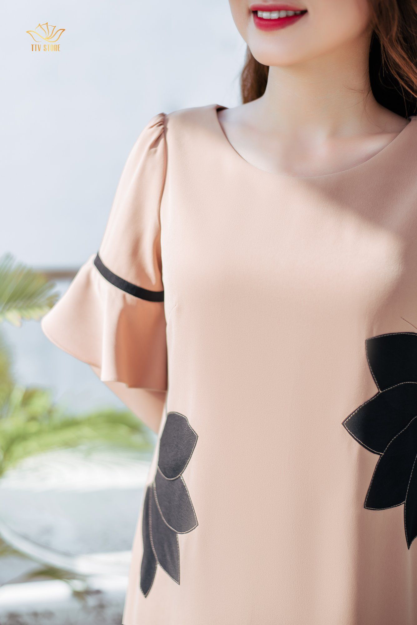 Đầm suông - Cổ tròn tay bèo - CV - Kem hoa đen - TTV1187