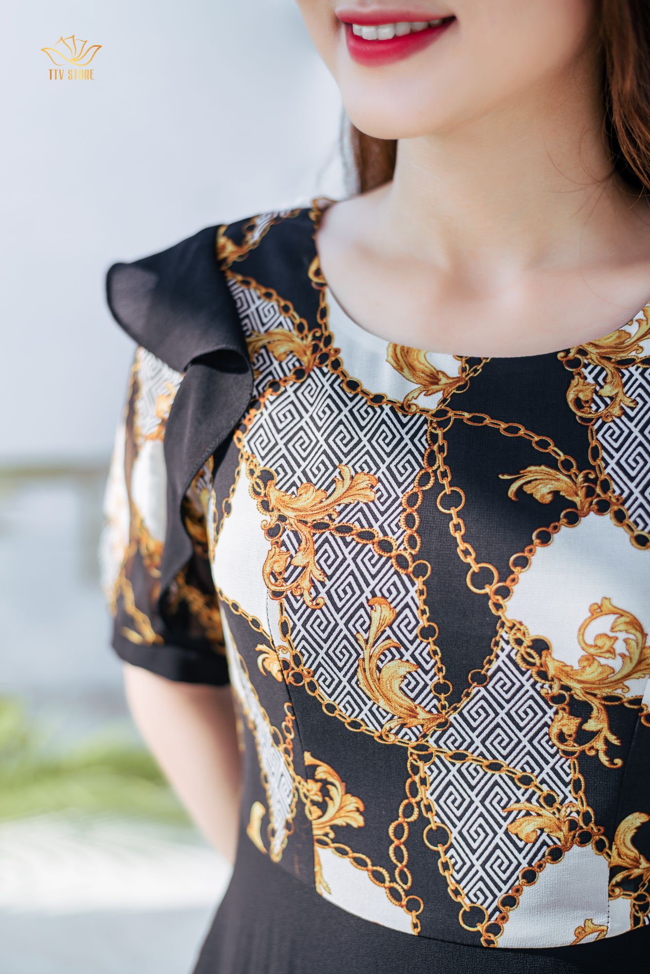 Đầm xoè - Cổ tròn tay bèo - CV - Đen hoạ tiết - TTV1186