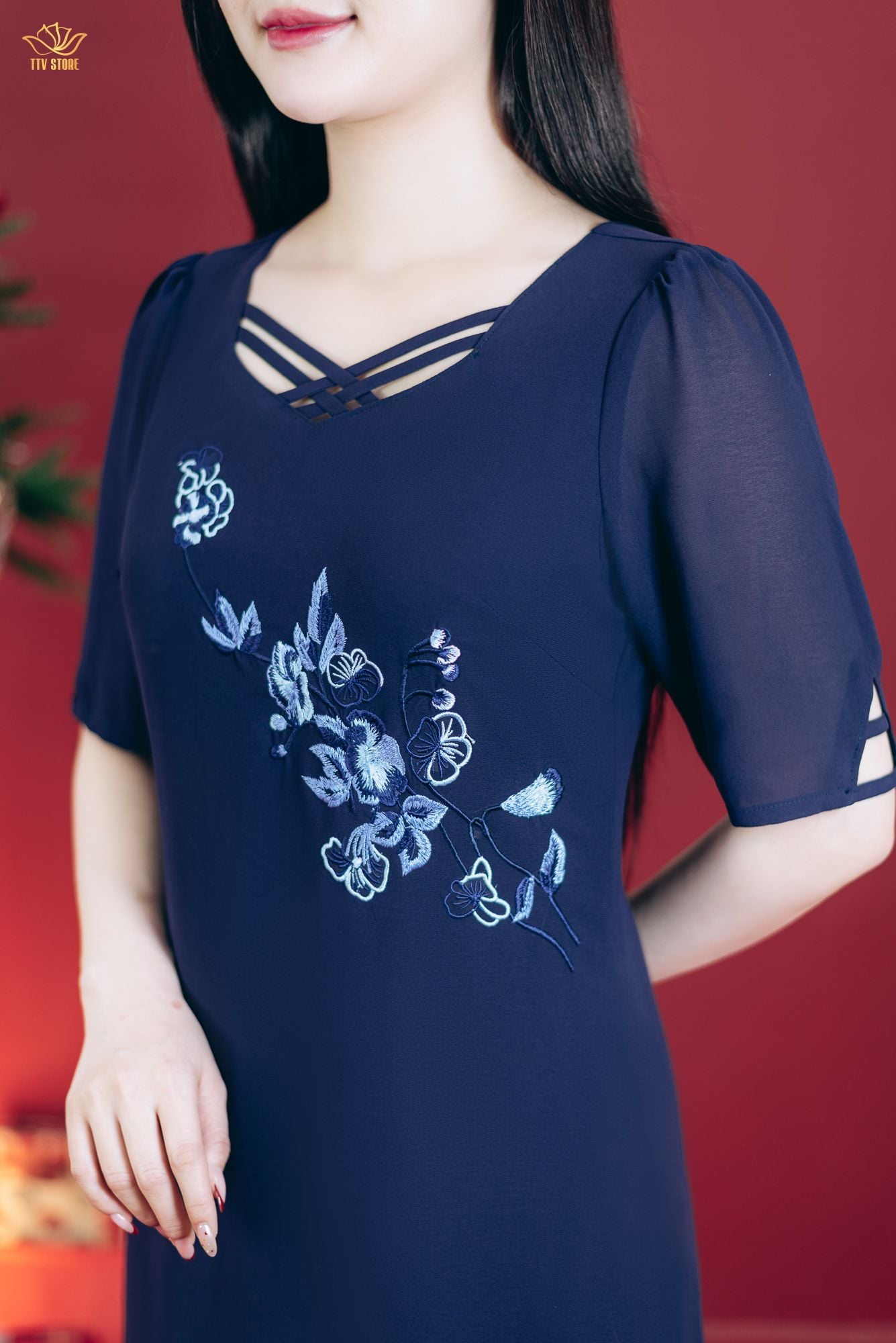 Đầm suông - Cổ vuông tim đan dây thêu hoa tay lỡ - CD - Xanh đen - TTV1808