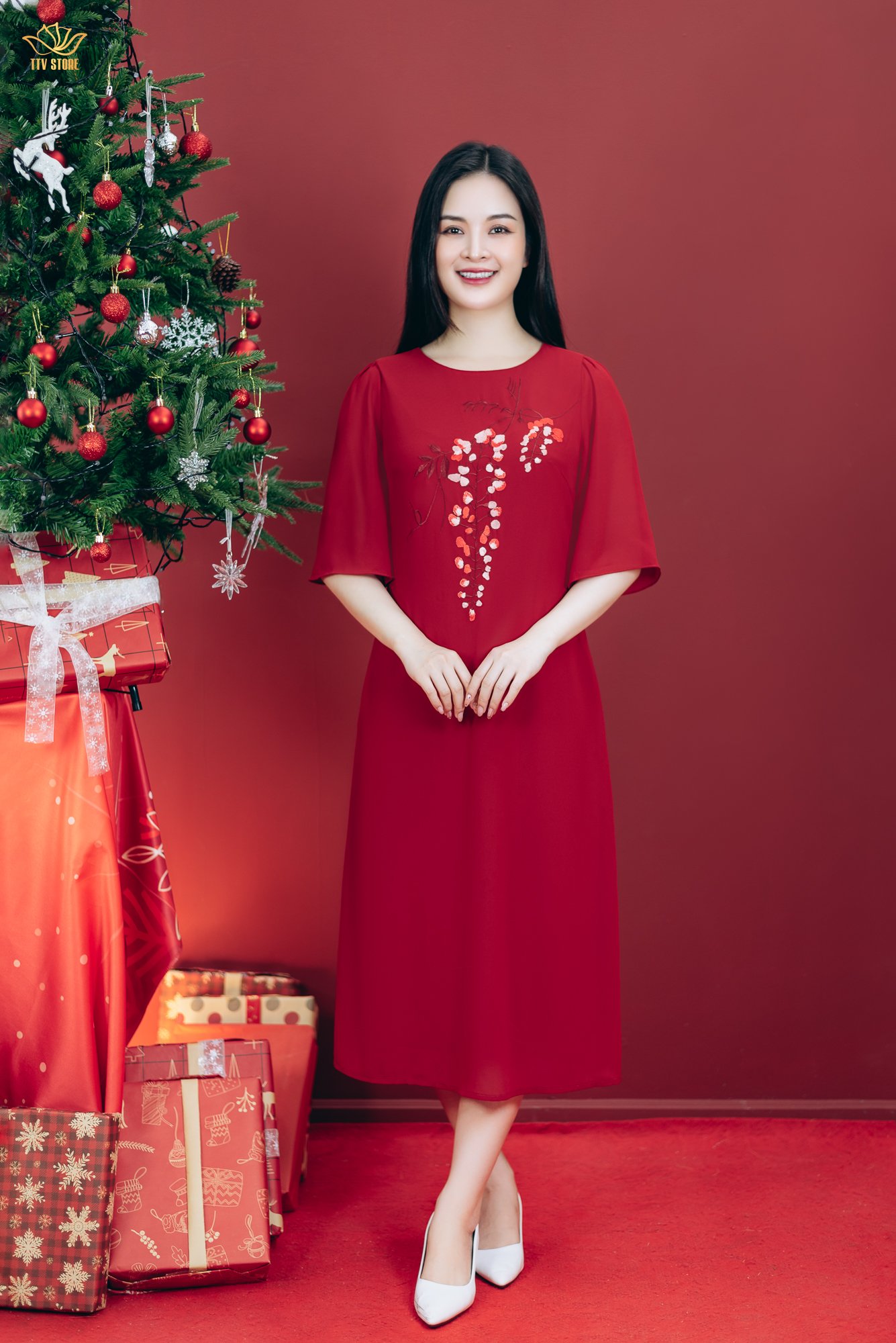 Đầm suông - Cổ tròn thêu hoa tay lỡ - CT - Đỏ đô - TTV1807