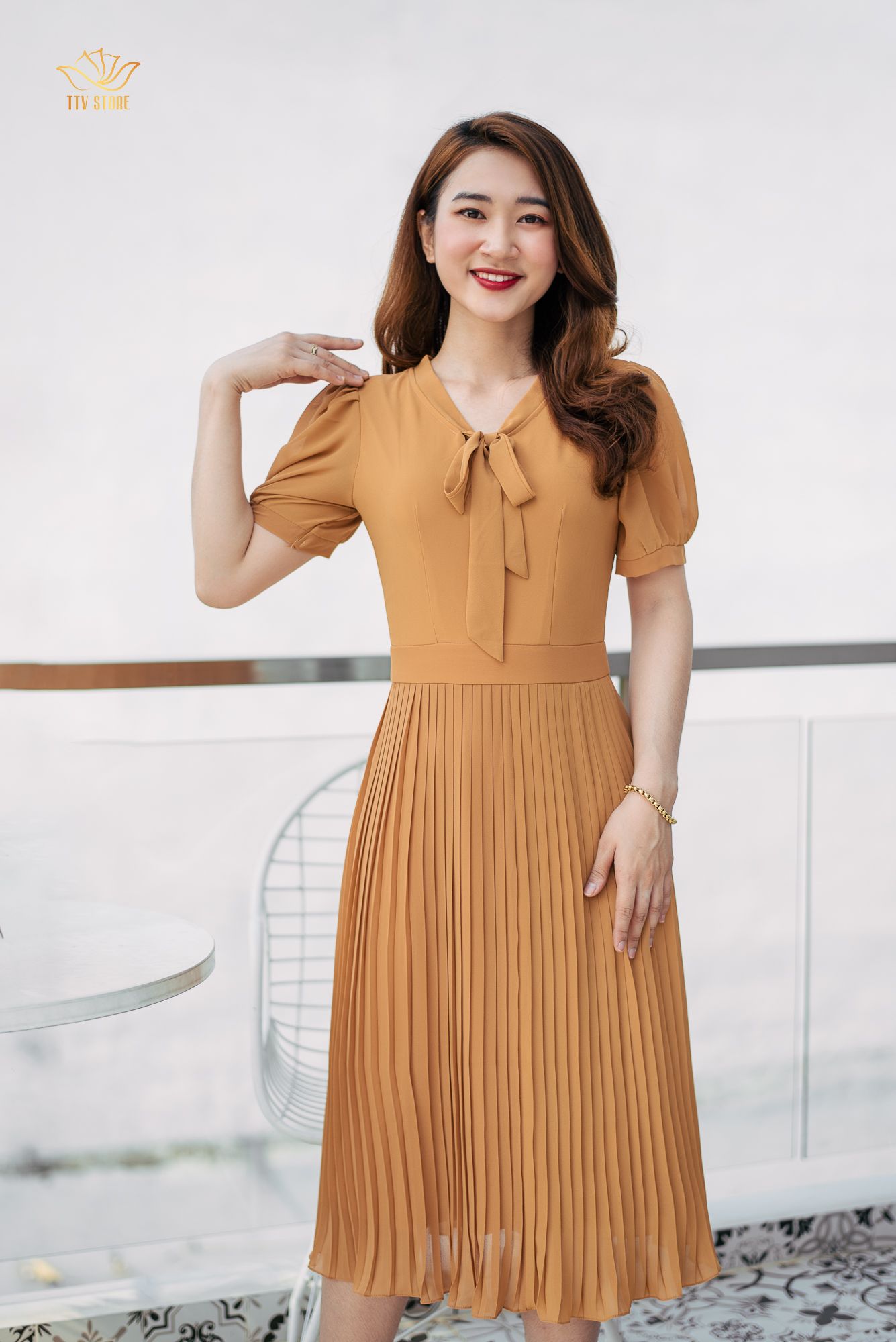 100000 VND  30033  Đầm cổ vuông thắt nơ tạo cúp ngực  Rập