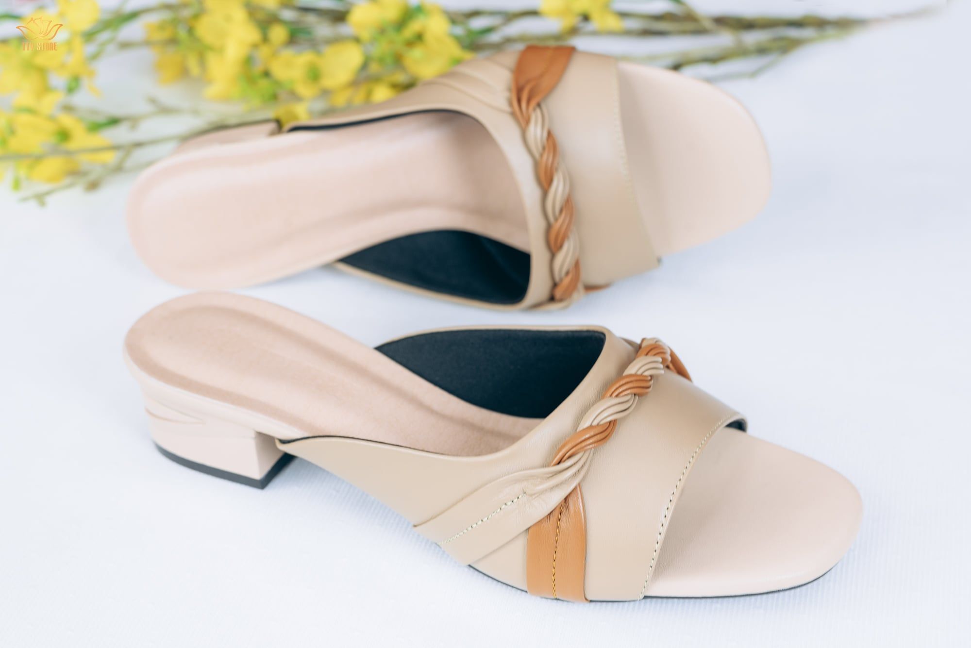 D17 - Dép da cao gót 3 phân - Nâu