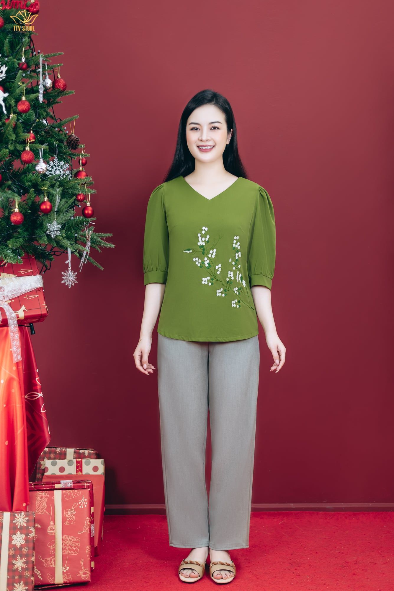 Áo - Cổ tim thêu hoa tay lỡ - CT - Xanh lá - TTV1806