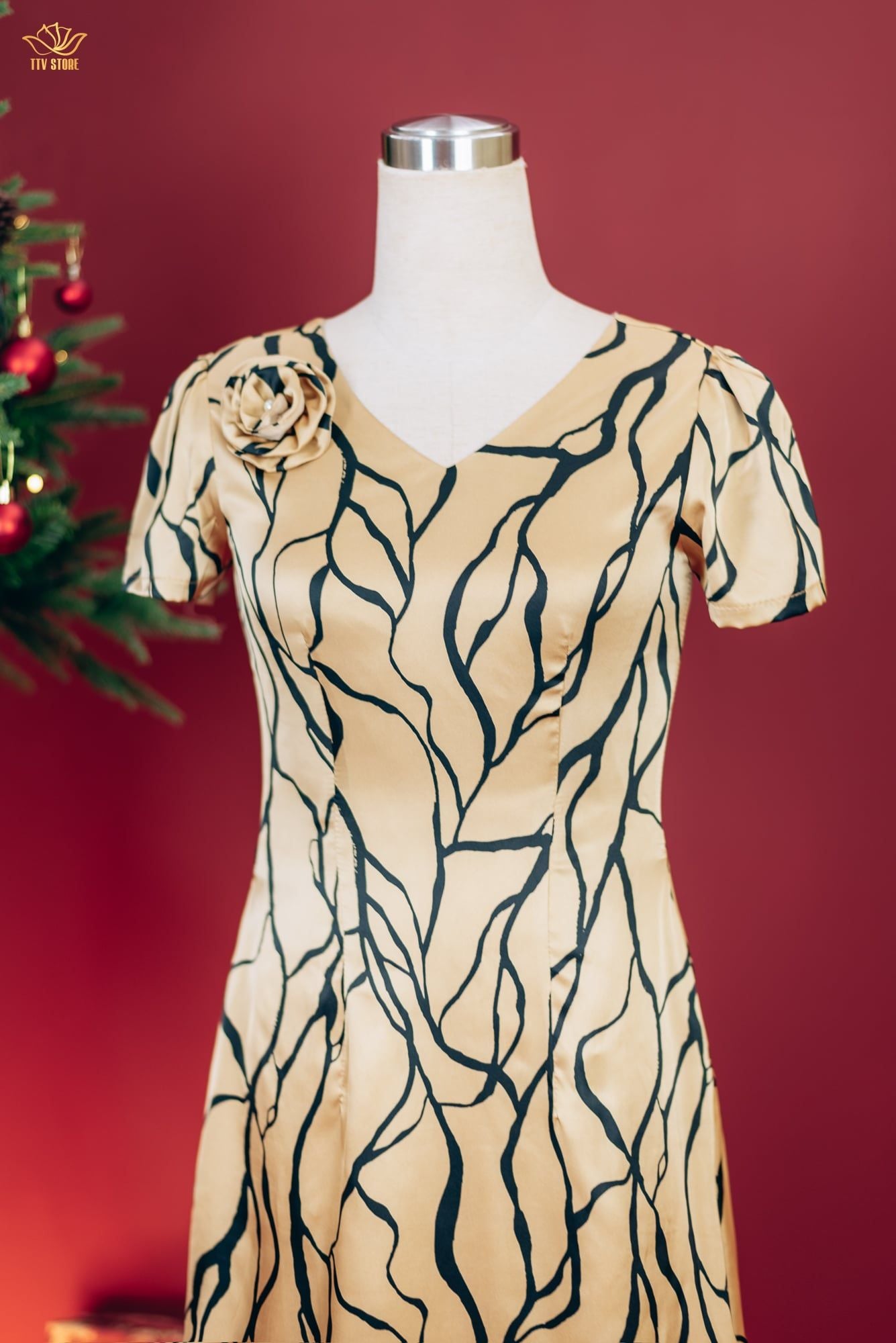 Đầm xòe A - Cổ tim tay ngắn - CT - Da họa tiết - TTV1825#