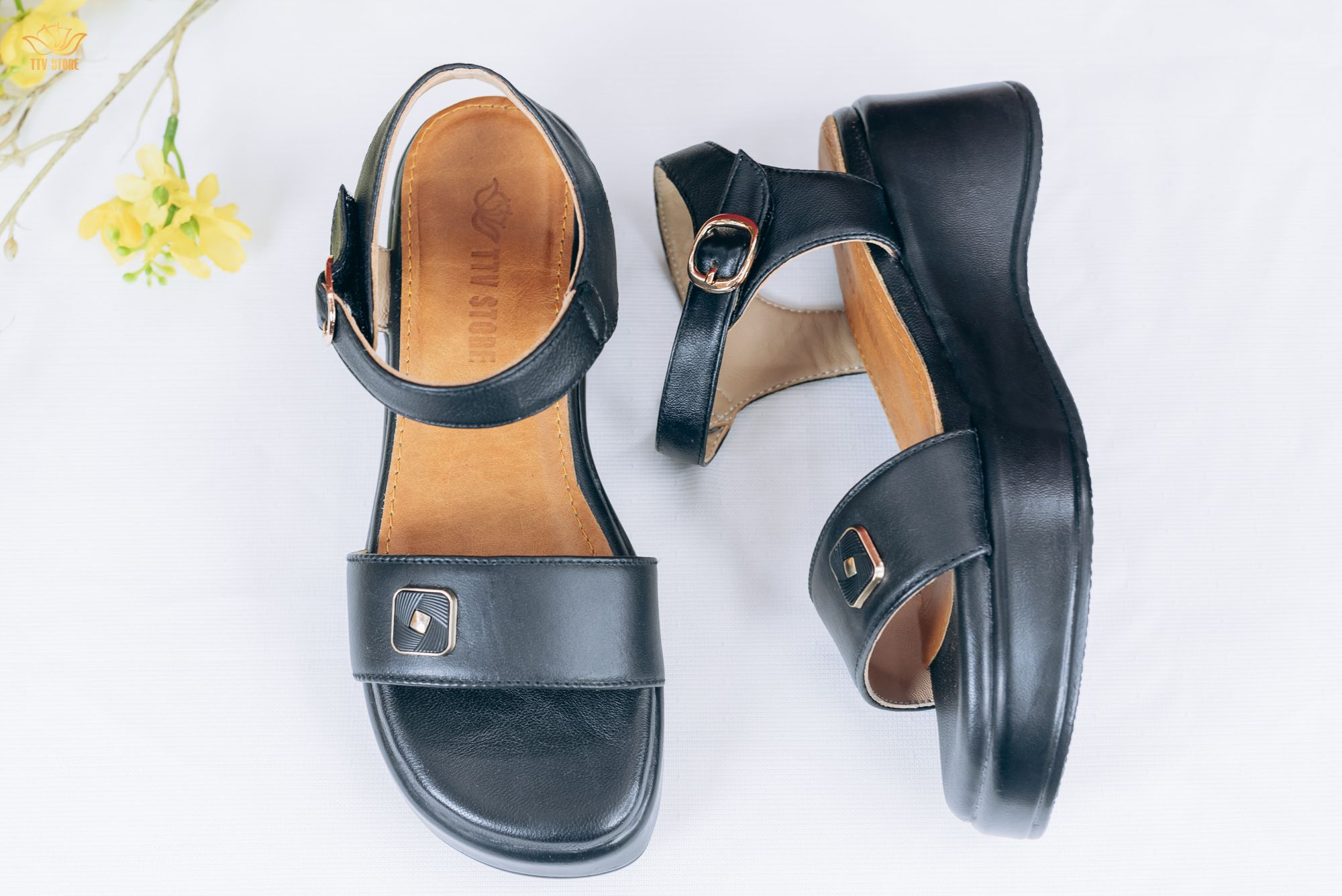 D16 - Giày Sandal xuồng - Đen