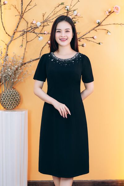 Đầm suông - Cổ tròn đính cườm ngọc tay ngắn - CD - Đen - TTV1813