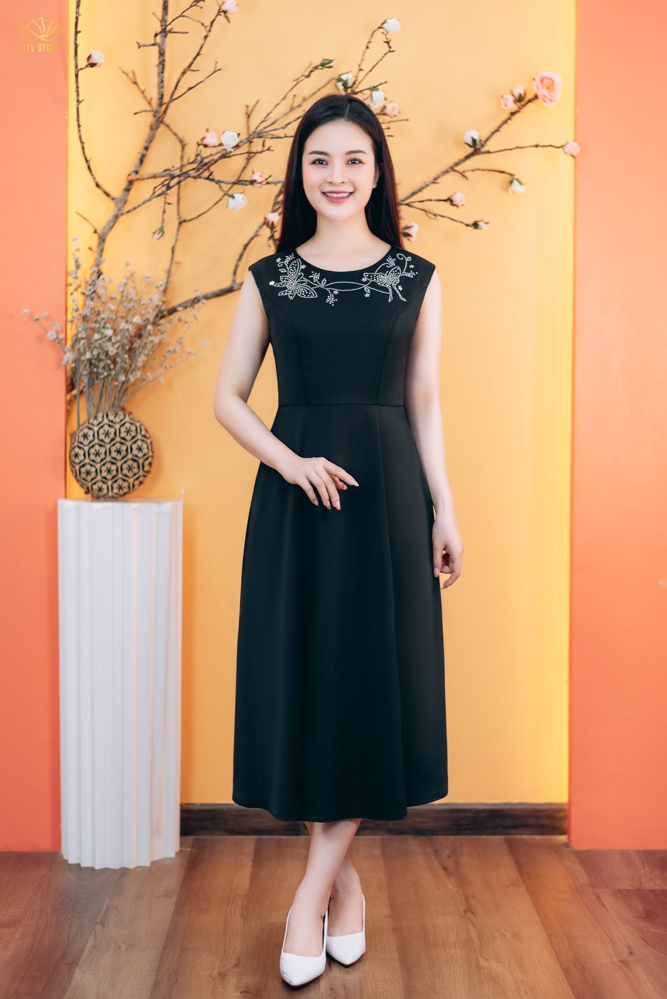 Đầm xòe - Cổ tròn đính đá tay sát nách - CD - Đen - TTV1814