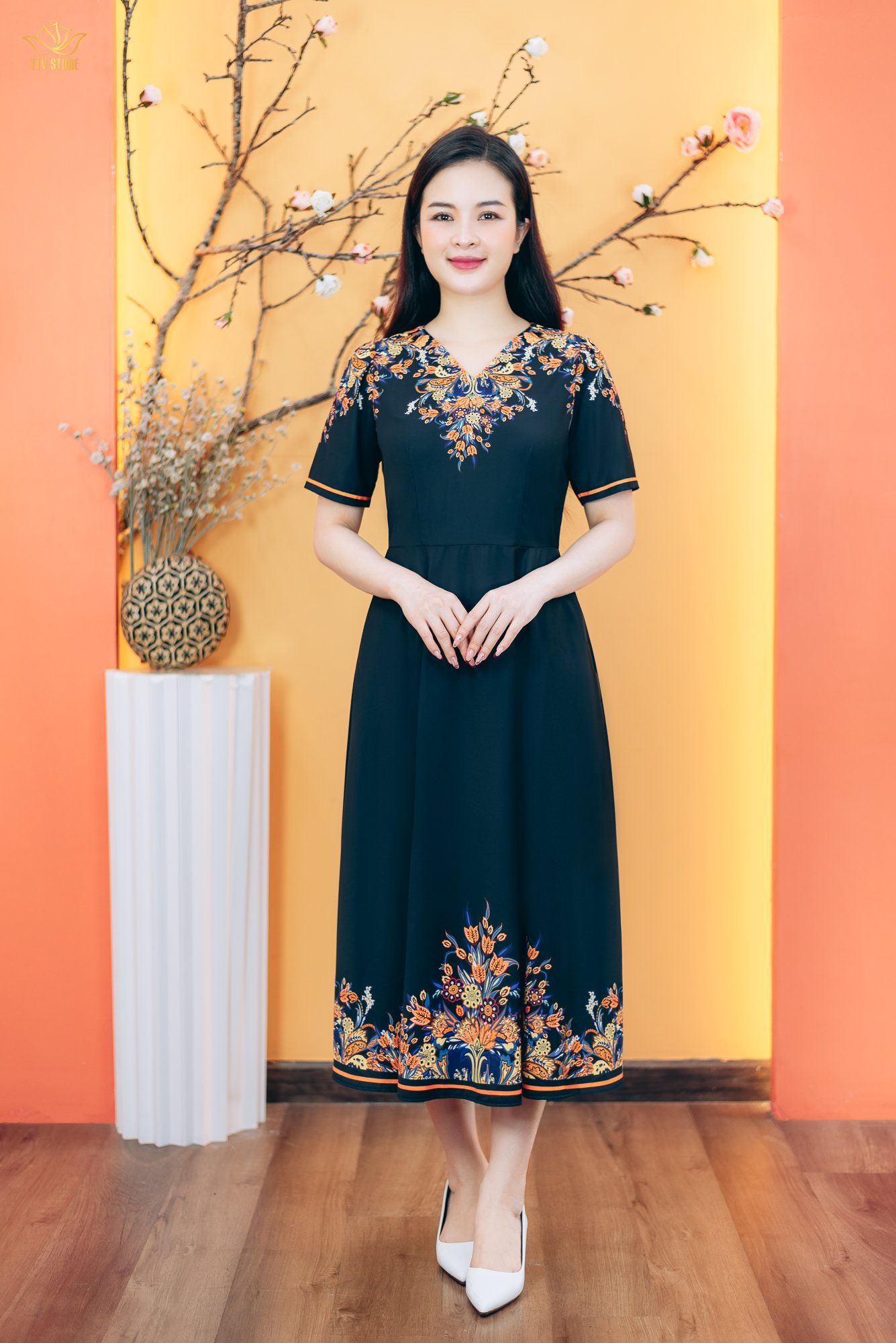 Đầm xòe - Cổ tim tay ngắn - CV - Đen họa tiết - TTV1818