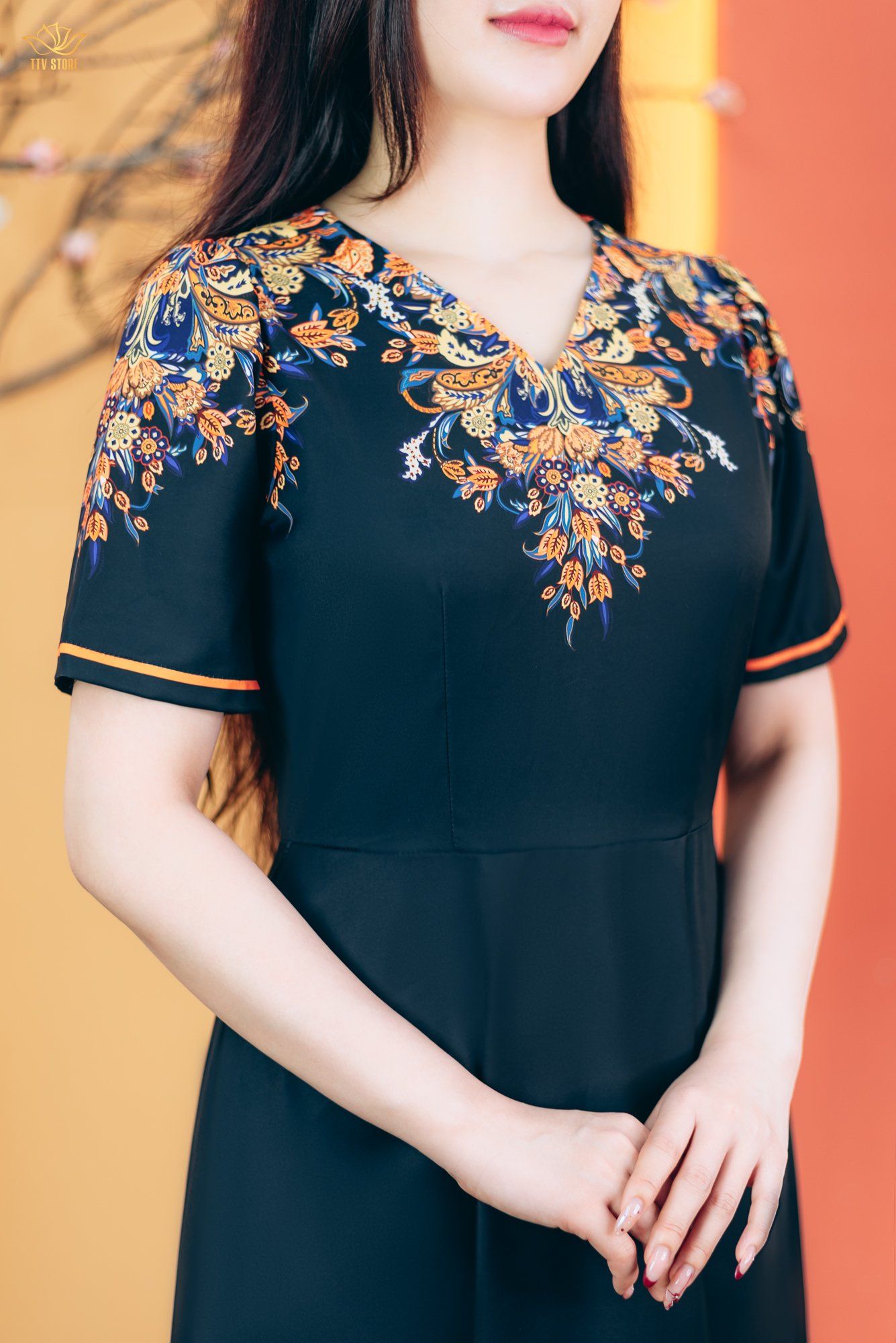 Đầm xòe - Cổ tim tay ngắn - CV - Đen họa tiết - TTV1818