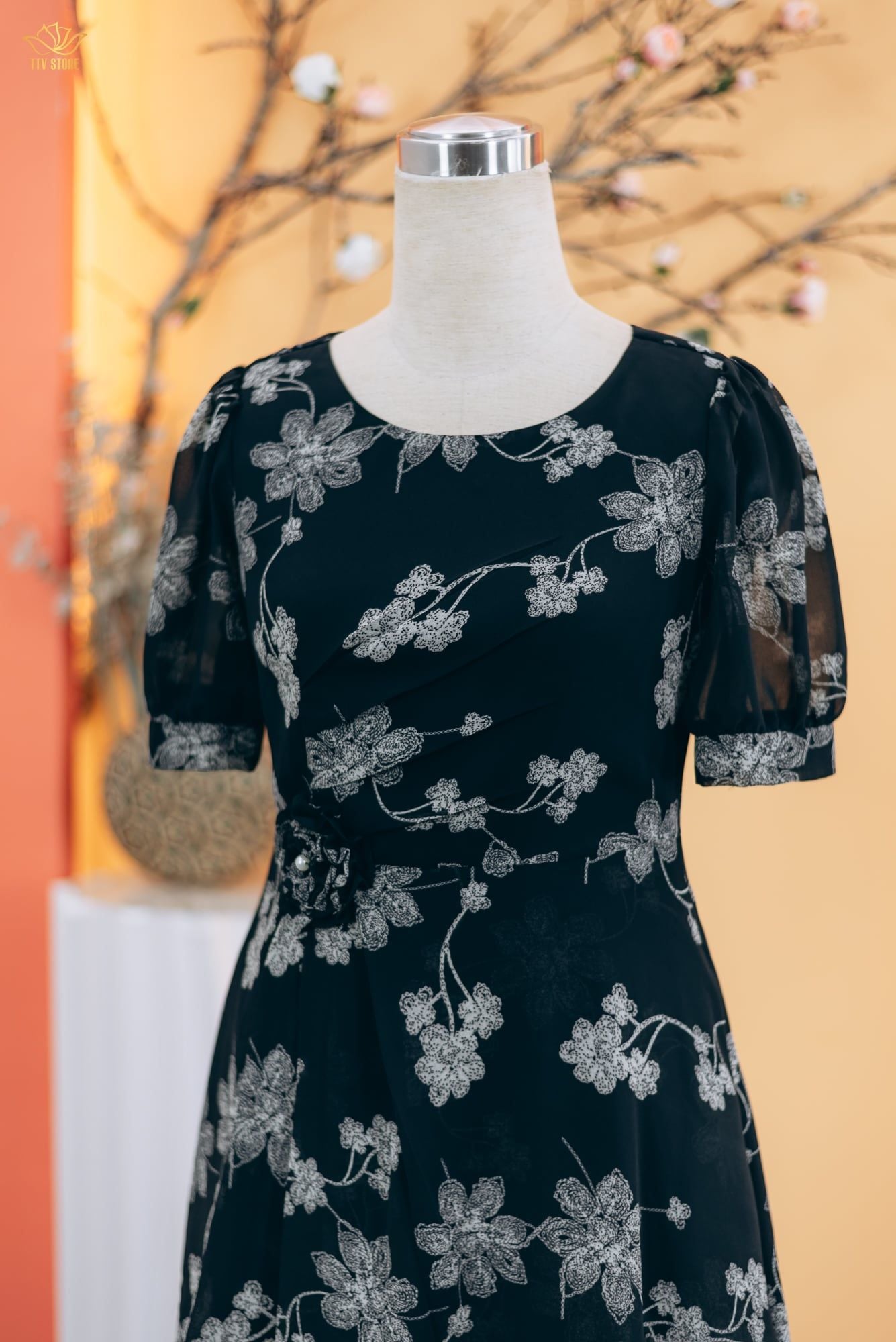 Đầm xòe - Cổ tròn tay ngắn - AH - Đen hoa trắng - TTV1852