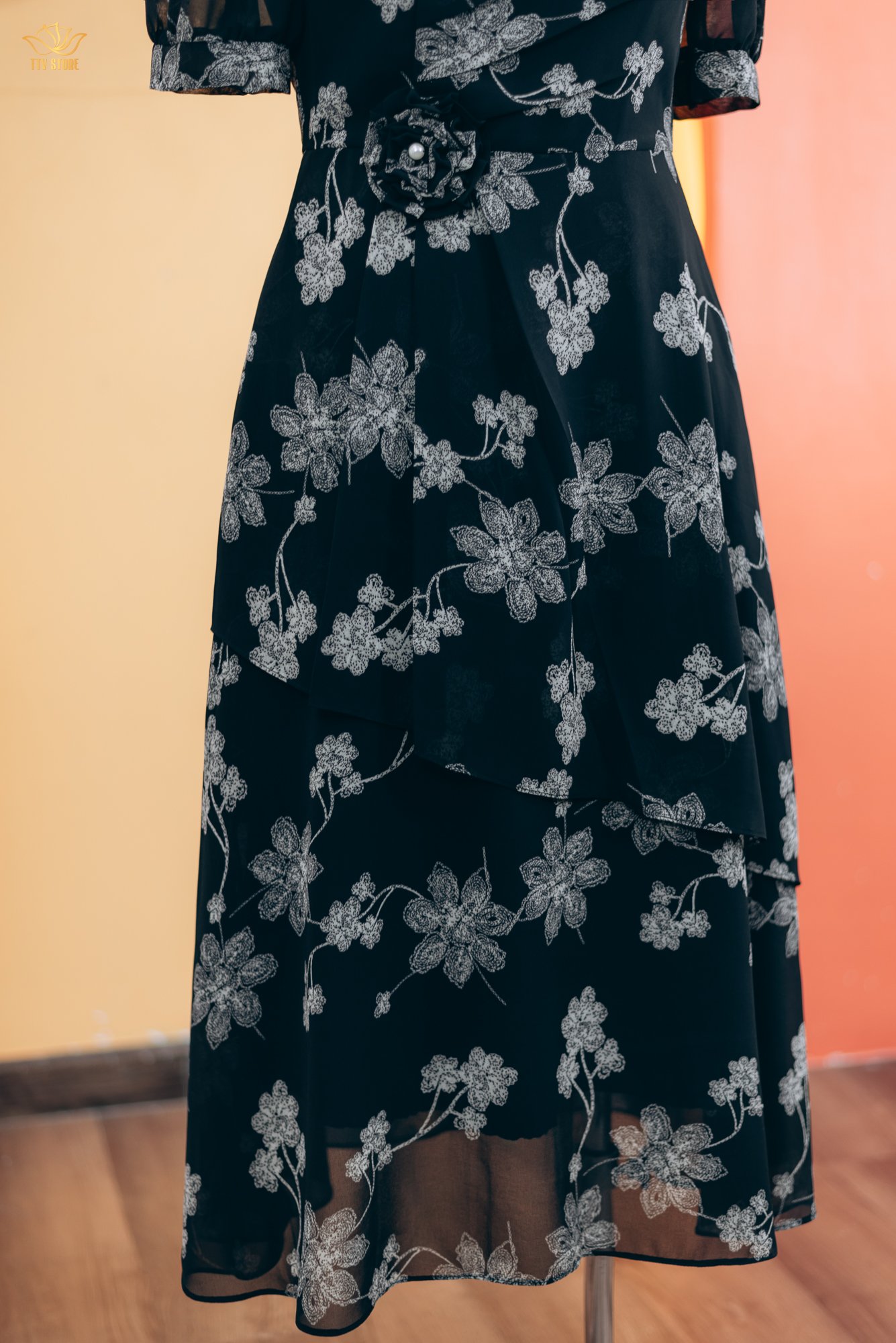 Đầm xòe - Cổ tròn tay ngắn - AH - Đen hoa trắng - TTV1852