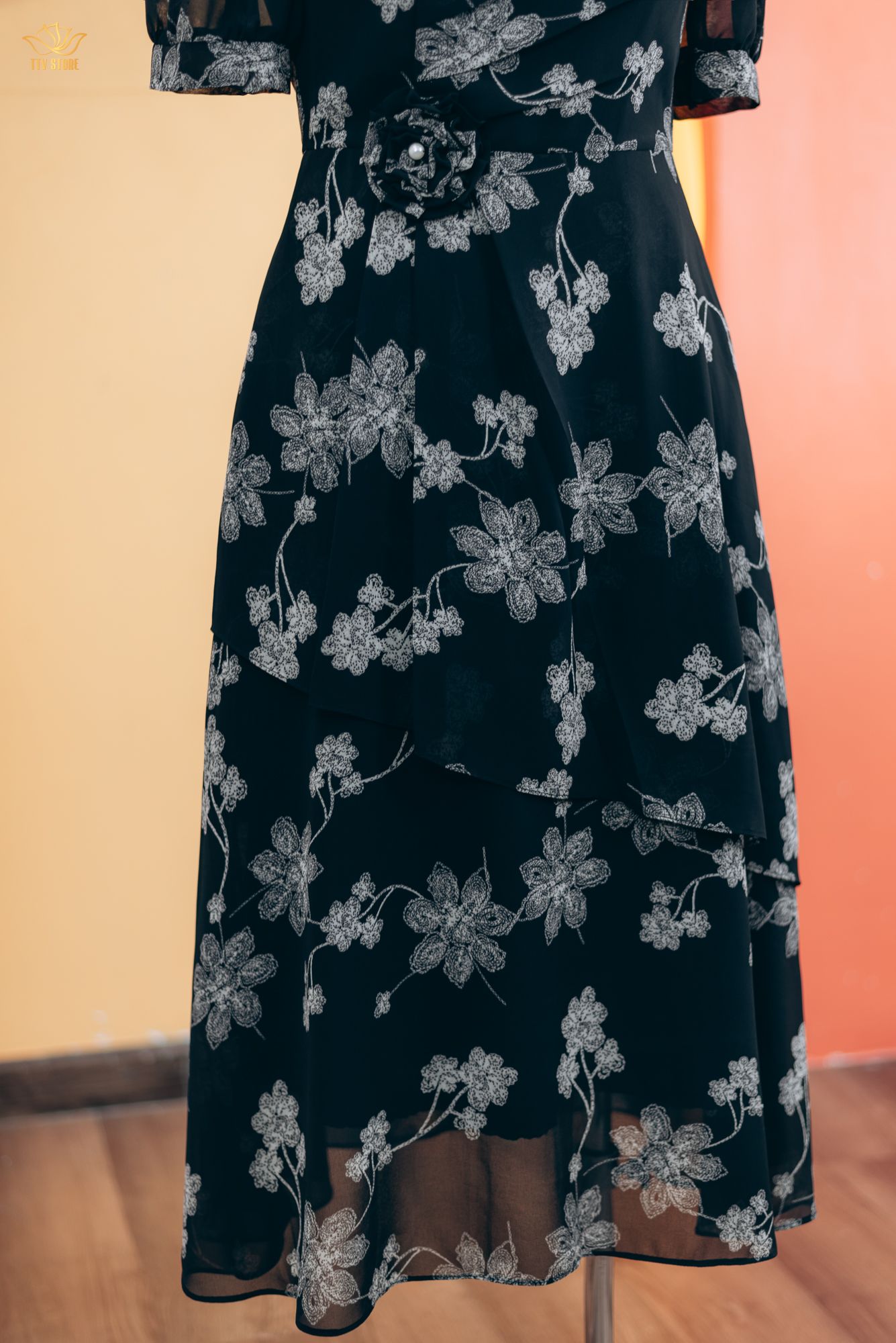 Đầm xòe - Cổ tròn tay ngắn - AH - Đen hoa trắng - TTV1852