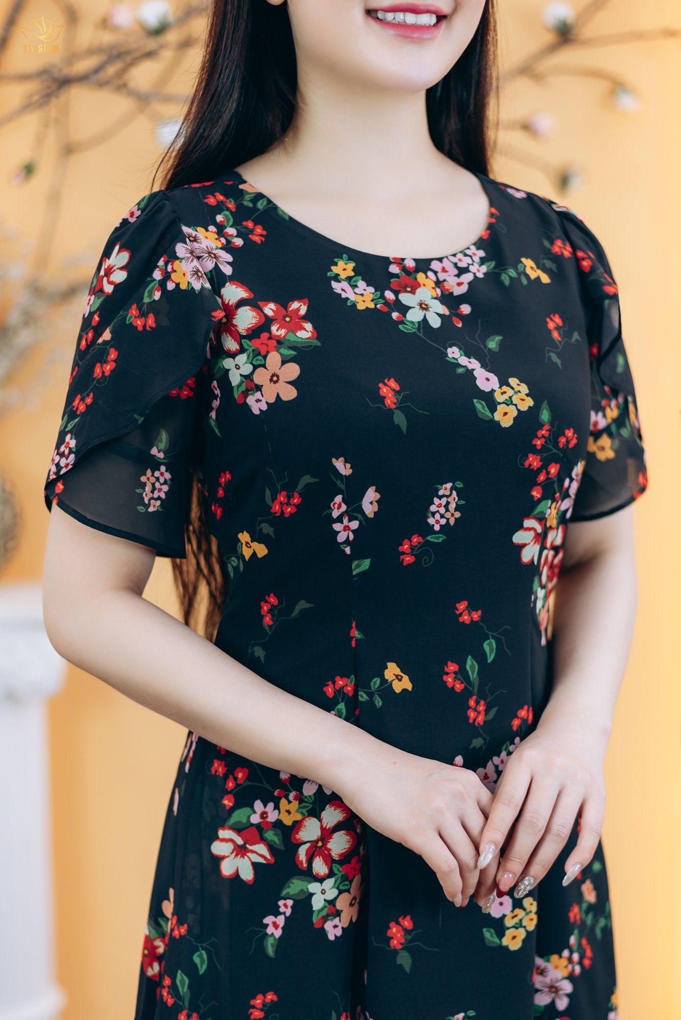 Đầm suông xòe - Cổ tròn tay cánh hồng - CD - Đen hoa - TTV1836