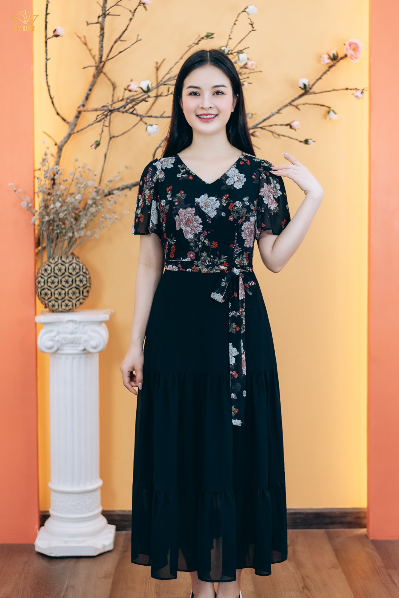 Đầm maxi - Cổ tim tay ngắn thắt dây eo - CD - Đen hoa - TTV1837