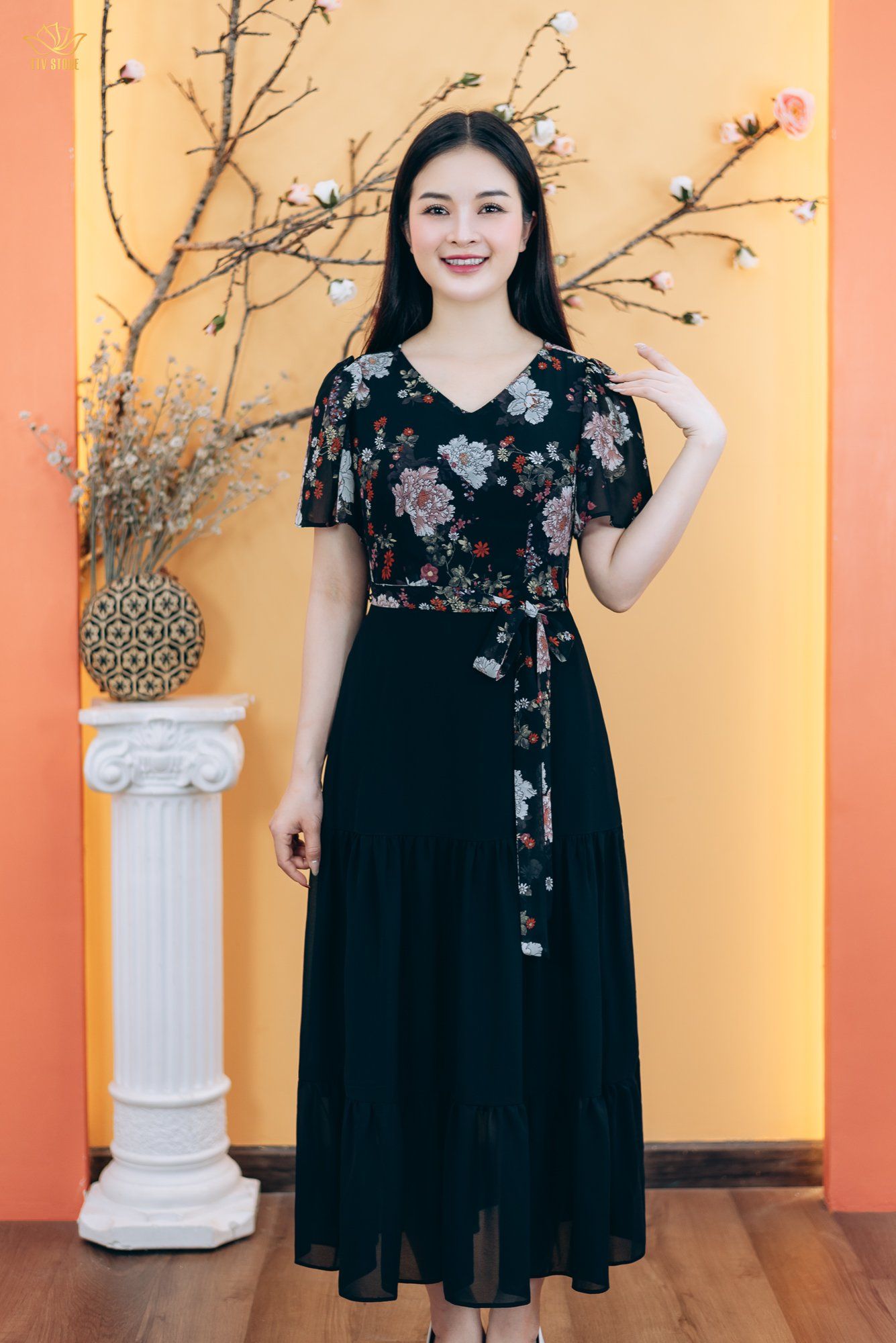 Đầm maxi - Cổ tim tay ngắn thắt dây eo - CD - Đen hoa - TTV1837